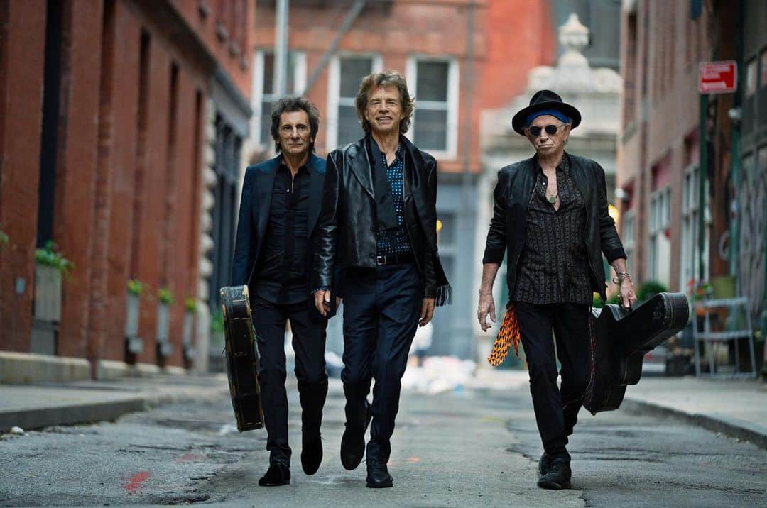 The Rolling Stonesのインスタグラム：「The Rolling Stones live with Jimmy Fallon on YouTube Wednesday September 6th 2023  2.30PM BST / 6.30AM PST / 9.30AM EST / 10.30AM BR / 3.30PM CET / 10.30PM JST / 11.30PM AEST  Photo: Mark Seliger  @jimmyfallon @mickjagger @officialkeef @ronniewood   #therollingstones #rollingstones #hackneydiamonds」