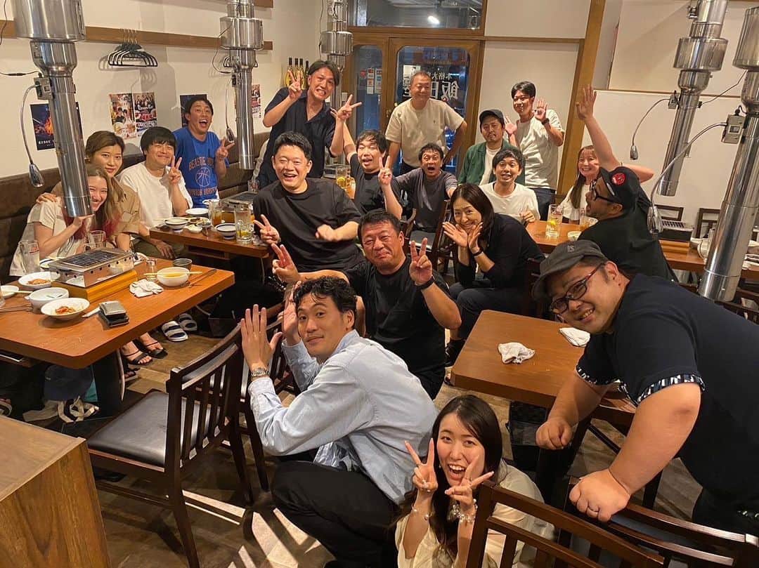 バカリズムのインスタグラム：「このあいだ、バカせまい史の収録後にみんなで焼肉に行きました。」