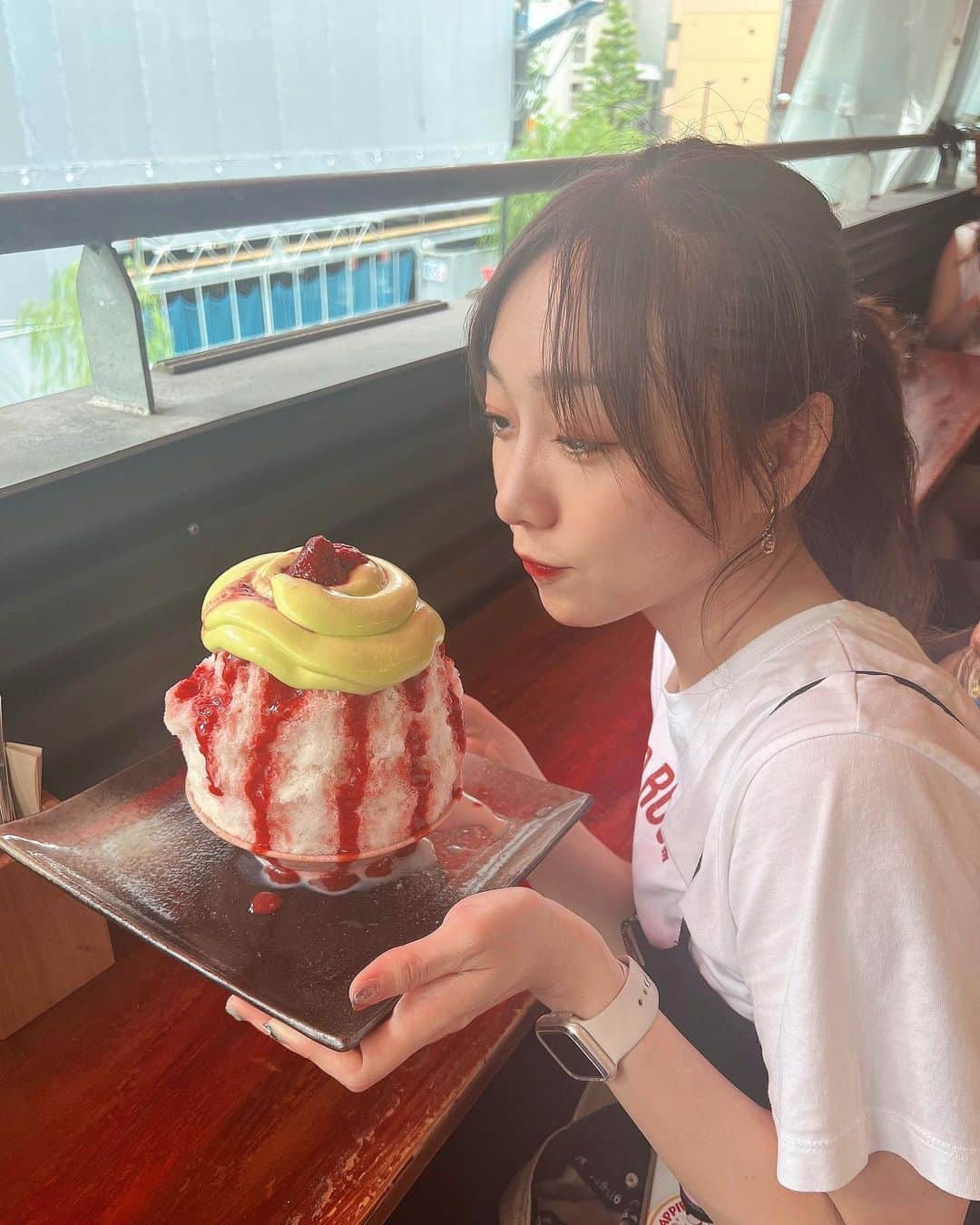 須田亜香里さんのインスタグラム写真 - (須田亜香里Instagram)「かわいこちゃんに誘われて普段なかなか機会がない映え映えなかき氷食べれました🍧 くまちゃんのインスタの投稿には須田さんがたくさん載ってます(笑) @kumakuma9810 #表情ガール #可愛い笑顔 #理想の彼女 #かき氷 #2件目はしょっぱいもの #ご馳走してくれた #ありがとう」9月6日 0時43分 - akarisuda