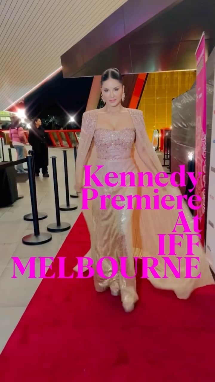 サニー・レオーネのインスタグラム：「@sunnyleone look for premier of her latest movie Kennedy at IFF Melbourne  @sothysczech @sothysparis @reclarcom  @armanibeauty @starstruckbysl @davinesczech @davines_sa」