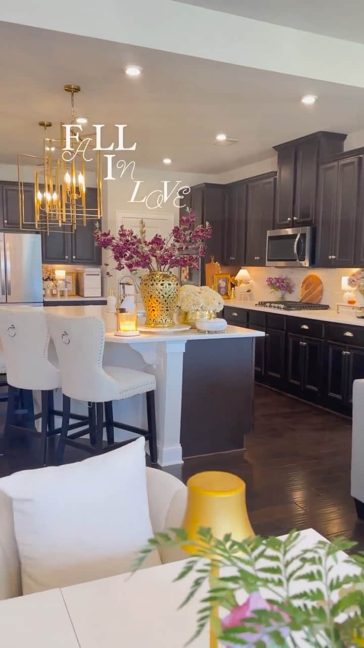 のインスタグラム：「We sure did fall in love with this gorgeous home styling by @decorcrushdaily 😍🍂 Thank you for this beautiful reel! We appreciate you🤍 Browse our IMHD decor pieces today at inspiremehomedecor.com link in bio!」