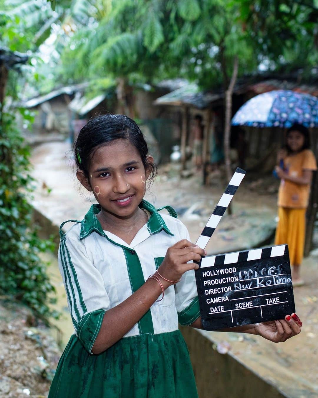 unicefさんのインスタグラム写真 - (unicefInstagram)「🎥 Roll camera 🎬 Action  These young refugees are sharing their stories through short films. They were trained during a UNICEF-supported workshop in Cox's Bazaar, Bangladesh.  As the Rohingya crisis enters its sixth year, UNICEF continues to support children's needs.  © UNICEF/Mawa」9月6日 1時00分 - unicef