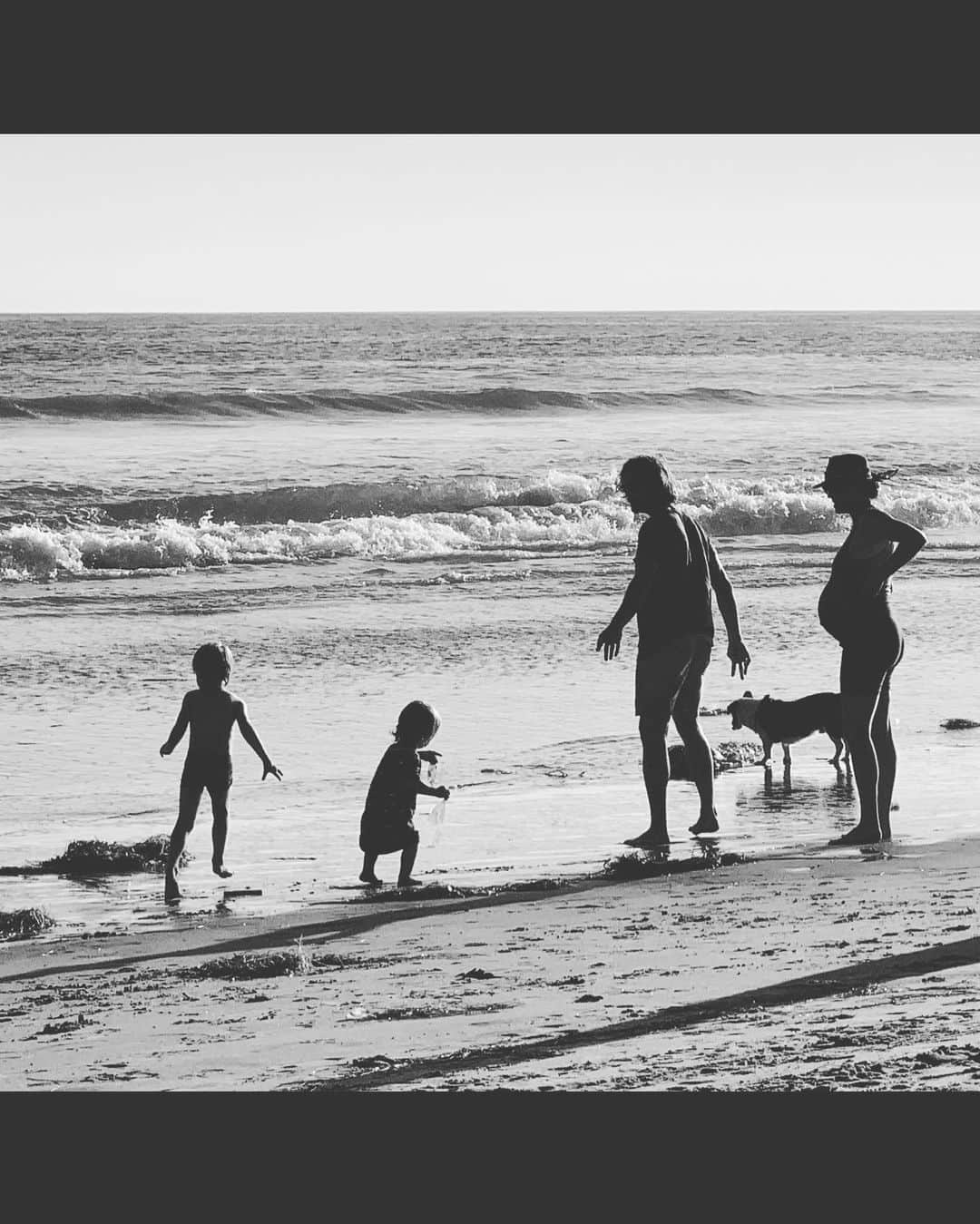 イヴォンヌ・ストラホフスキーのインスタグラム：「Family ❤️」