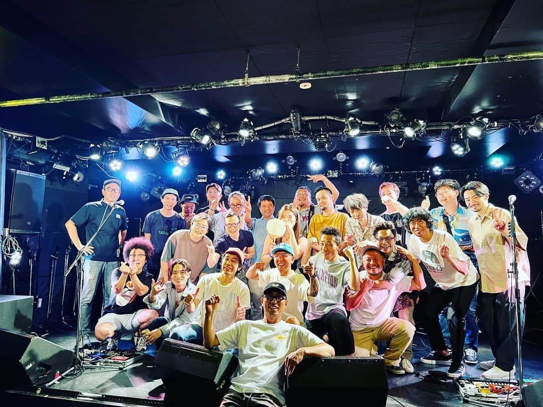マツキタイジロウのインスタグラム：「チェジュ島と東京を結ぶ音楽の旅は今日の東京公演にて無事終了しました。 どちらの国でも演者もオーディエンスもスタッフもずっといい顔をしていて、それを見るだけで幸せな気持ちになりました。 またこんな素敵な機会が訪れる事を祈って明日からも頑張ります！ そして在日ファンクの仰木くんが何やらお楽しみを準備してくれるようです。 楽しみっ！ #zenalone #southcarnival #在日ファンク #scoobiedo #jejutokyosoundbridge」