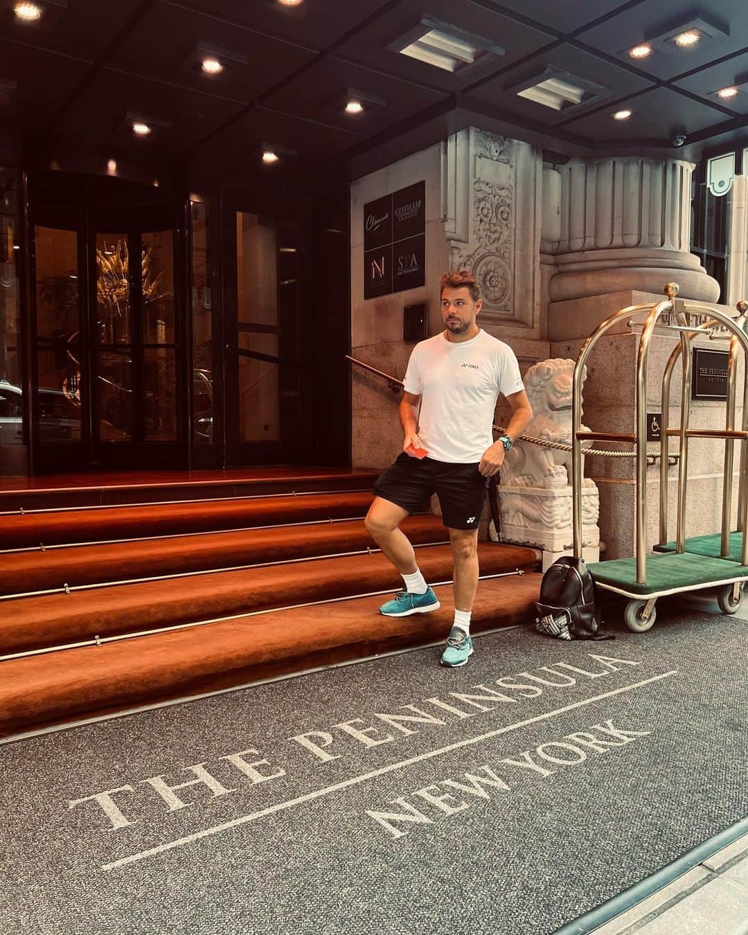 スタニスラス・ワウリンカのインスタグラム：「Thank you @thepeninsulanyc 🙏🏻! I had an amazing time 🌇see you next year 🗽🍎🇺🇸💙 #penmoments #thepenset #usopen2023 #newyork #enjoy」