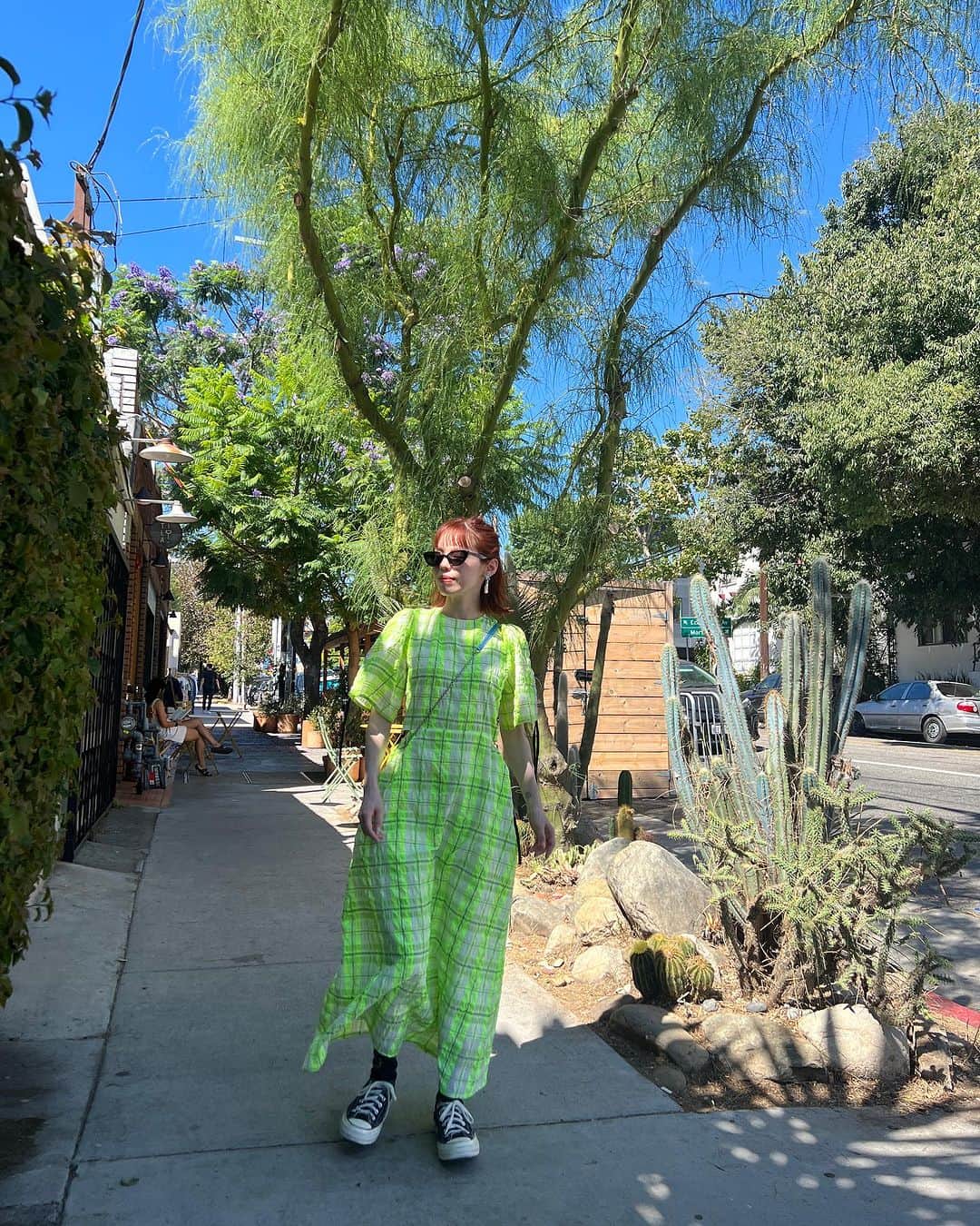 瀬戸あゆみさんのインスタグラム写真 - (瀬戸あゆみInstagram)「🎀🌴🌵💕  今日の昼間、まだまだ夏日和でしたね！ @dear_sisterhood で、最近人気のこのワンピース。  まだまだ着れそうでうれしい。 リボンがたくさんあって、すんごくかわいいです。。  ✔️Summer Fresh Ribbon Check Dress / Green  夜は涼しくて秋を感じれた🍂 木曜日から、秋服の販売スタートです！ 20:00〜アイテム紹介インスタライブ。みなさん見てください❣️  #ayumi_outfit #dearsisterhood」9月6日 1時47分 - setoayumi