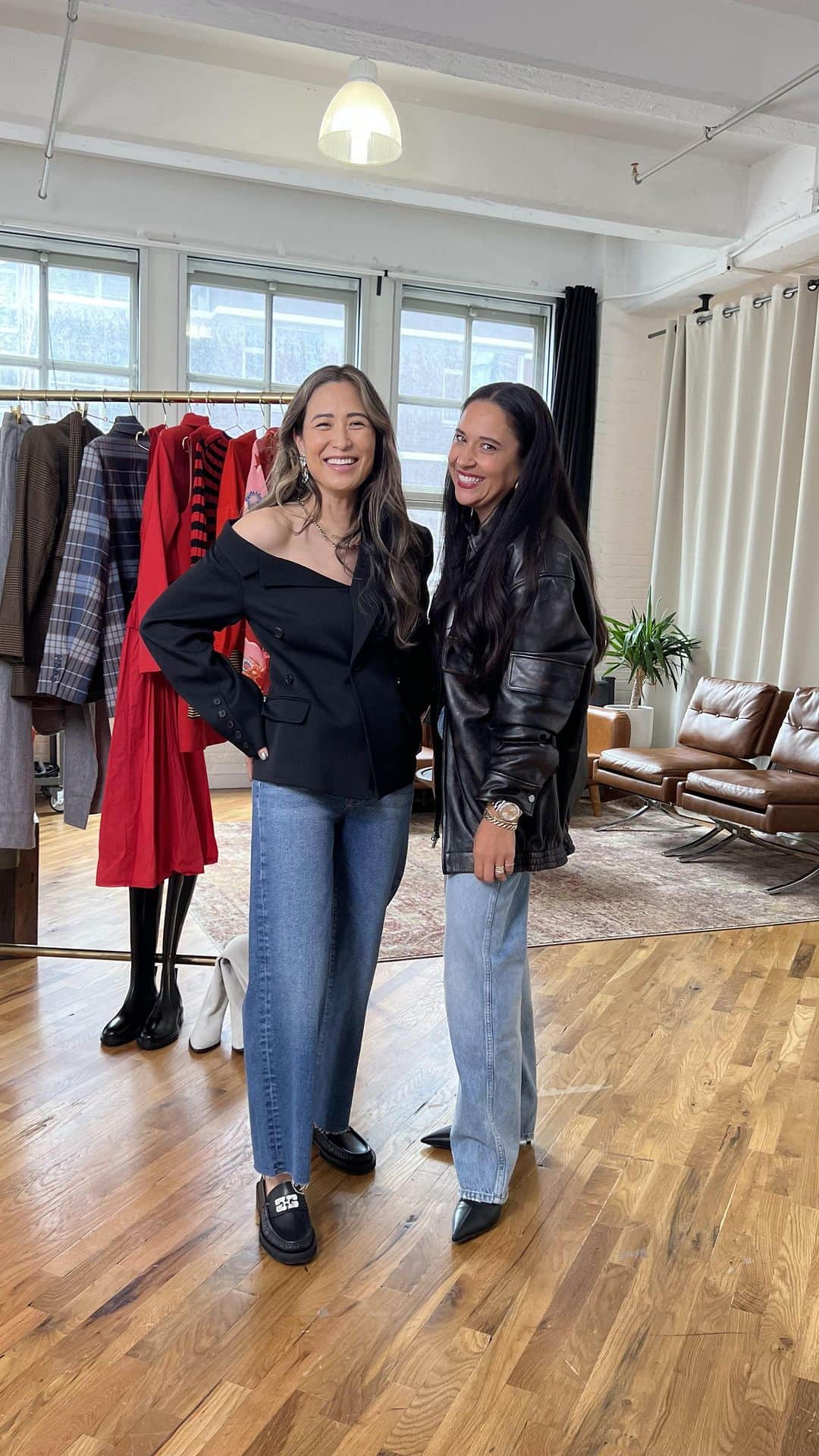 Shopbopのインスタグラム：「“This season, we’re leaning into classics” 💯 Presenting fall’s top trends, straight from Fashion Director @carolineinnycity & Associate Fashion Director @katiejofosho—shop via link in bio 🛍️」