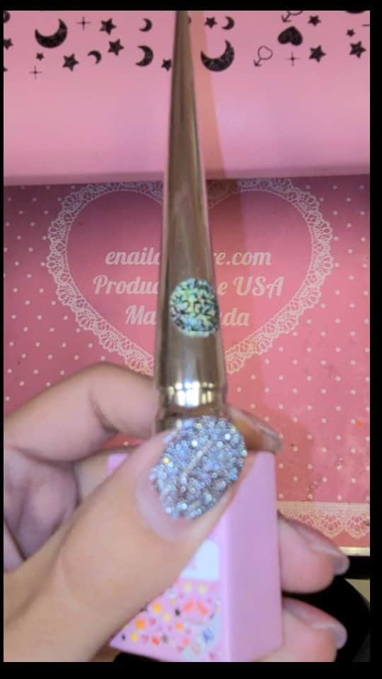 Max Estradaのインスタグラム：「Enailcouture.com black diamond flash gels reflective diamond glitter gels  Enailcouture.com shinee star glitter gel top coats, no wipe formula. Vegan,  Hypoallergenic and hema free.  Made in America 🇺🇸  Enailcouture.com  #nailartwow #gelpolish #nailsartvideos #nails #gelnails #nailart #notd #nailcolor #nailsalon #nailsalon #nailsvideotutorial #nailtech #nailsupply #nailsonfleek #fyp #nailsart」