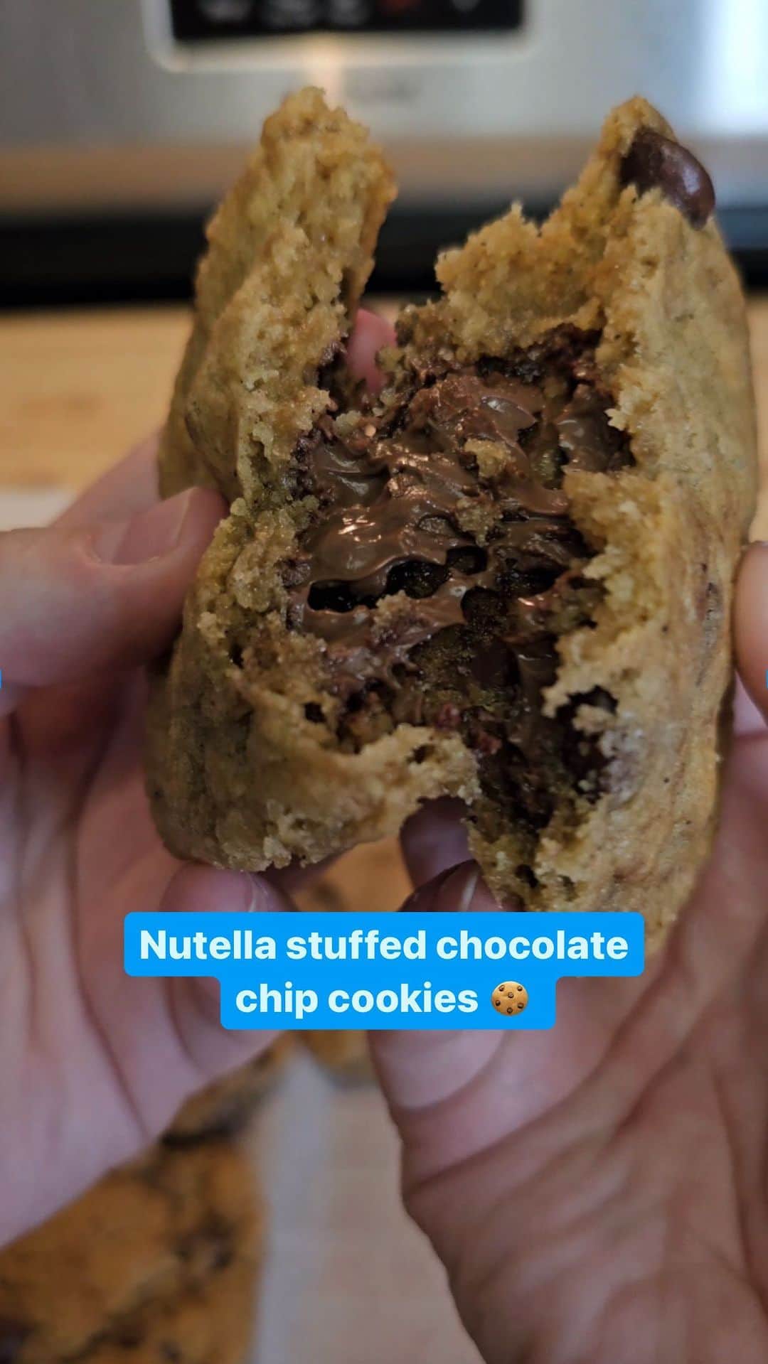 Wal-Mart Stores, Incのインスタグラム：「DIBS on the cookie in the bottom right corner! 🍪🤤 @clintonsvatos #Cookies #Nutella #CookieRecipeIngredients: 1-1/2 C all-purpose flour 1/2 C chocolate chips 1/2 C browned butter 1/3 C brown sugar 1/3 C cane sugar 2 large eggs 12 tsp. Nutella for filling 2 tsp. vanilla 1 tsp. baking soda 1 tsp. baking powder 1/2 tsp. salt」