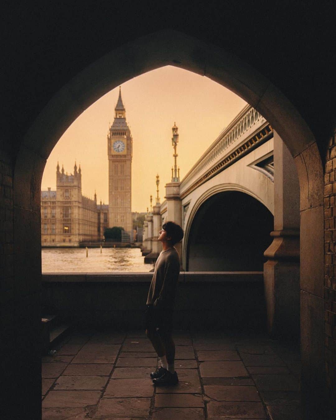バロ のインスタグラム：「London🇬🇧💙 X @jinifoto   #london #londoneye #bigben」