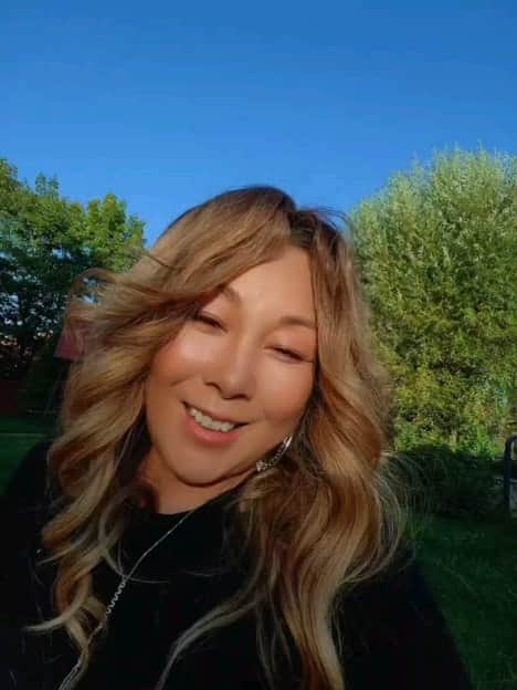 のインスタグラム：「Много ли надо человеку для счастья? Немного внимания, заботы и белых грибов.😂 #осеньгрибысчастье」