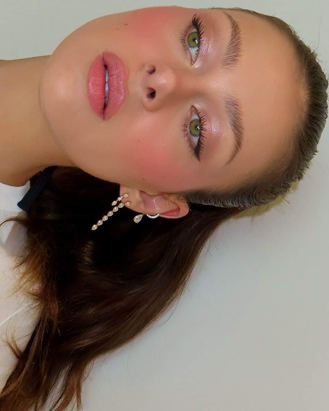ニコラ・ペルツのインスタグラム：「🎀👁️💖」
