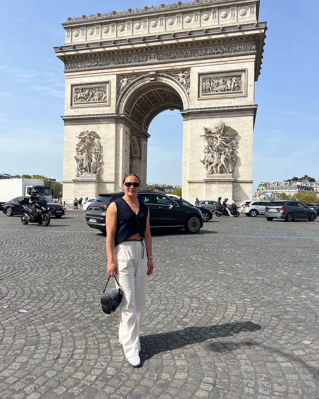 ポーシャ・ウッドマンさんのインスタグラム写真 - (ポーシャ・ウッドマンInstagram)「Trying to be our most Parisian 😍」9月6日 3時13分 - porshwoodman