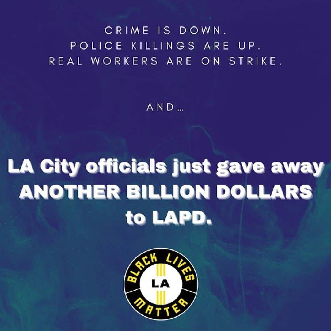 マット・マクゴリーのインスタグラム：「Truly despicable. The amount of other services that could be funded with this money. Things that actually contribute to people’s well-being and safety.   Repost @docmellymel ・・・ “City Council approved a contract to cops that makes their starting salary $97k…that’s before overtime and bonuses and at a time when the killings of our people and police corruption by lapd is at an all time high.  Grateful for the 3 City Councilmembers @cd1losangeles @cd13losangeles & @cd4losangeles who voted for what’s right and to THE PEOPLE for speaking out @blmlosangeles @africatowncoalition_ @peoplescitycouncil @stoplapdspying  Our only solution… Community.  No amount of money is worth your soul or the lives of your people.  #DontBeACop “」