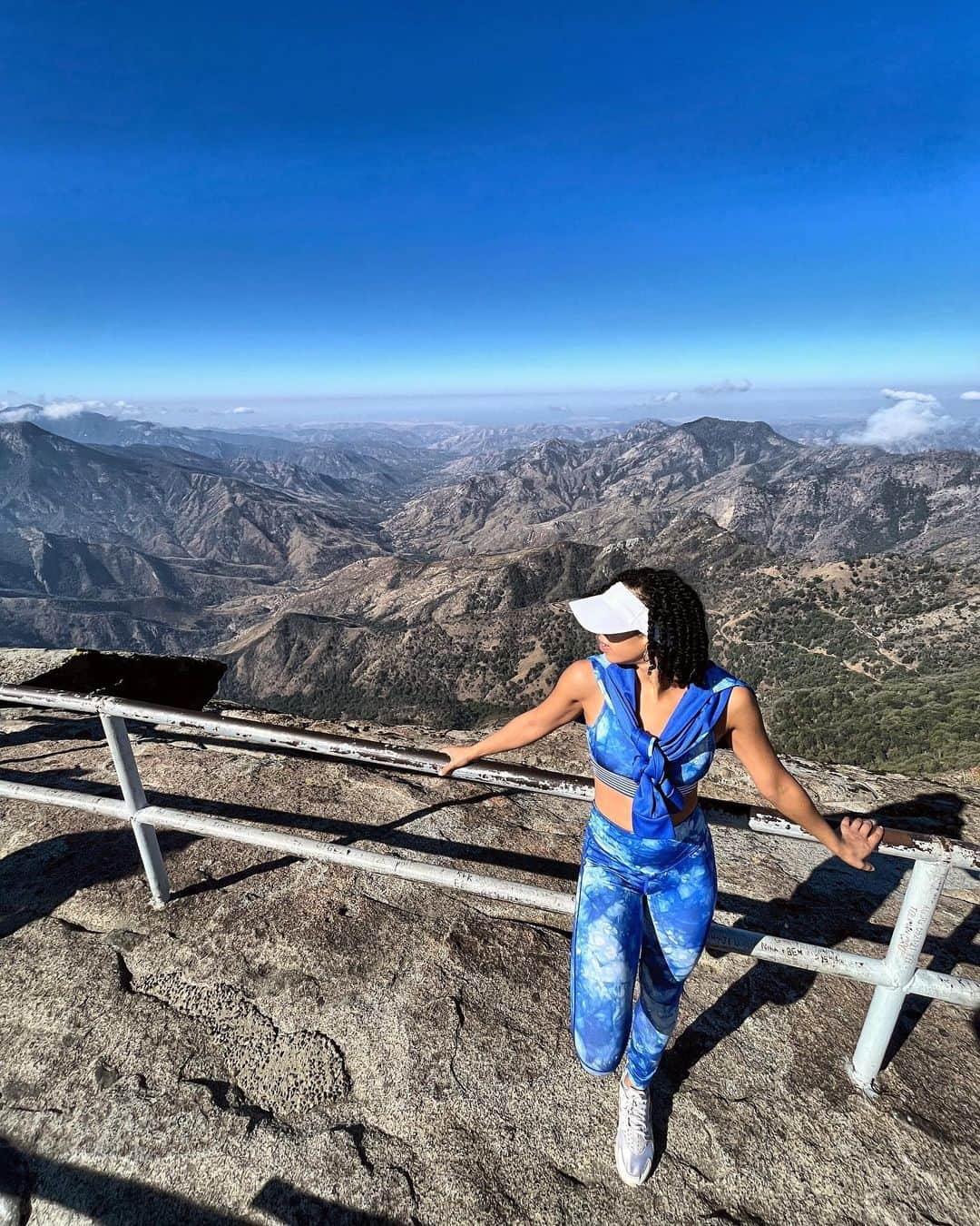 ソフィーナ・デジーサスさんのインスタグラム写真 - (ソフィーナ・デジーサスInstagram)「My kind of wild 🏕️  #camping #hiking #sequioanationalpark #experiencetheworld」9月6日 4時00分 - sophinathediva