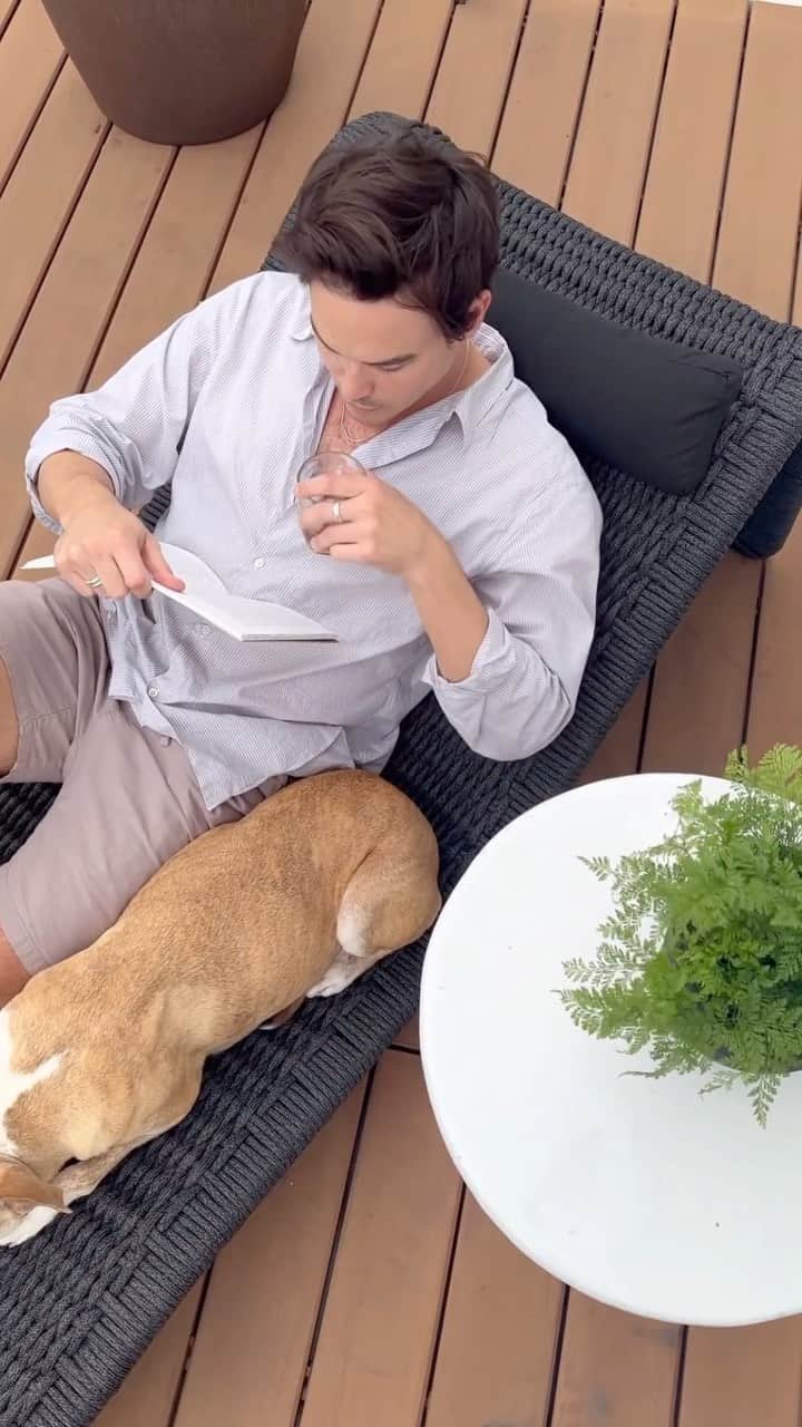 タイラー・ブラックバーンのインスタグラム：「After recently moving into a more urban setting, I was in need of outdoor furniture that evoked a less hectic energy. I was excited when I started working with @cocorepublic_us because they were started in Australia and new to Los Angeles. They aren’t just a furniture company but an overall lifestyle brand that truly makes you feel connected to the antipodean lifestyle. You can shop their collection at cocorepublic.com」