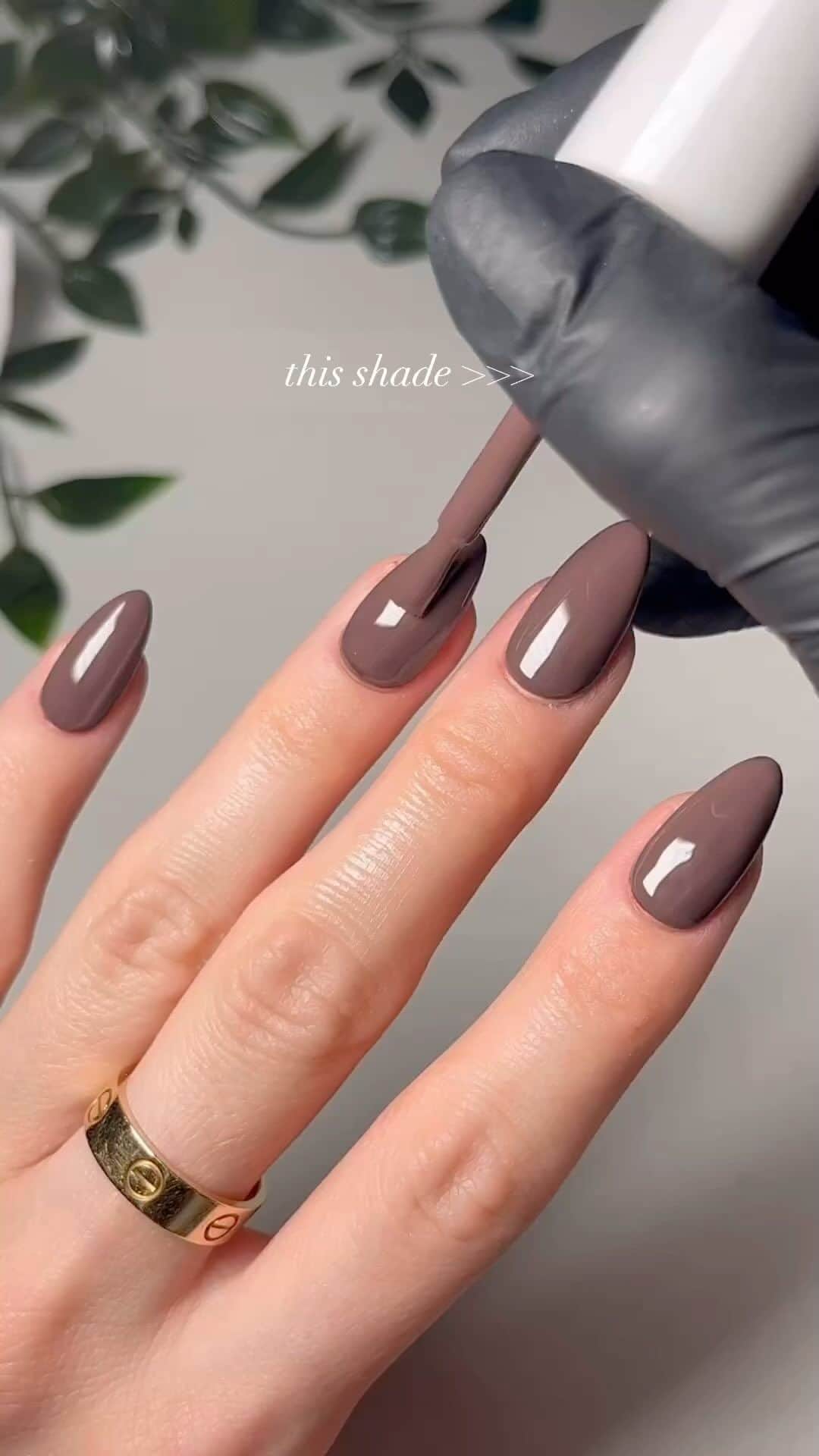 OPIのインスタグラム：「Think brown nails are boring? You Don’t Know Jacques! 😉🍫  @jessicawhitenailartist dips into this deliciously deep shade for fall. 🍂  #OPI #OPIObsessed #FallNails」