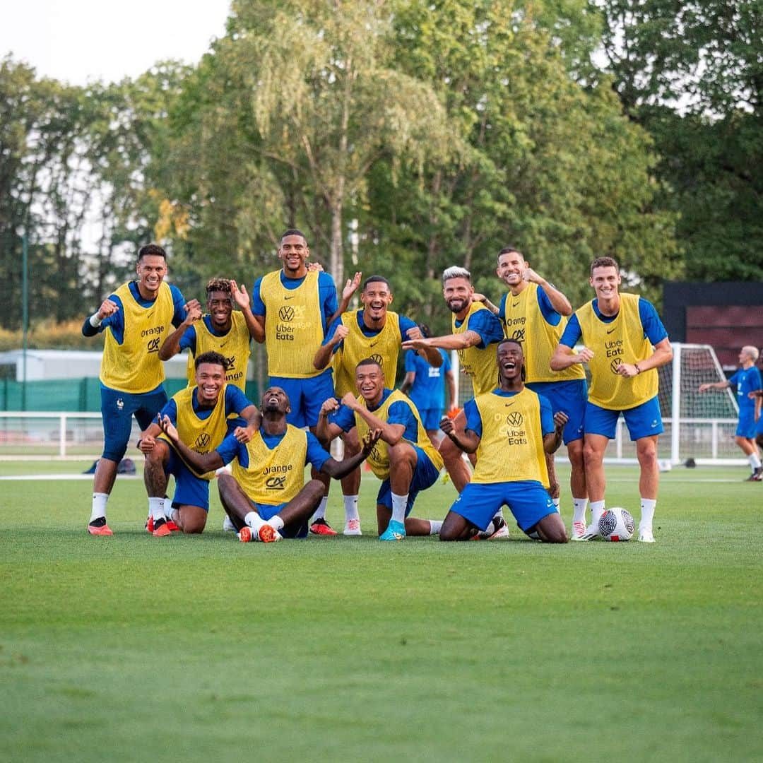 アルフォンス・アレオラさんのインスタグラム写真 - (アルフォンス・アレオラInstagram)「💪🏽🇫🇷 @equipedefrance #FiersdetreBleus #AA23」9月6日 4時33分 - alphonseareola