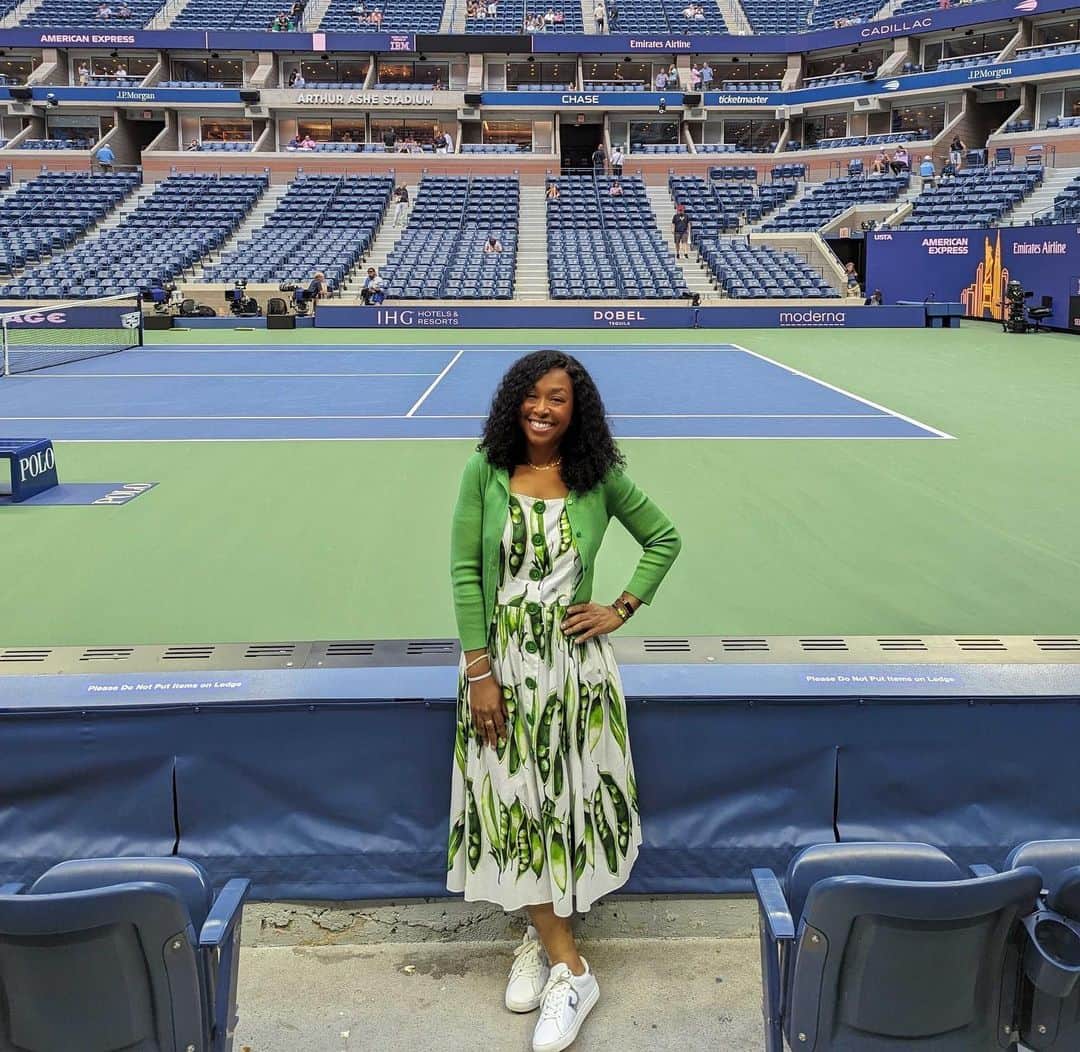 ションダ・ライムズのインスタグラム：「A Scandal family reunion and some Mom & daughter time? Yes, please! 🎾❤️」