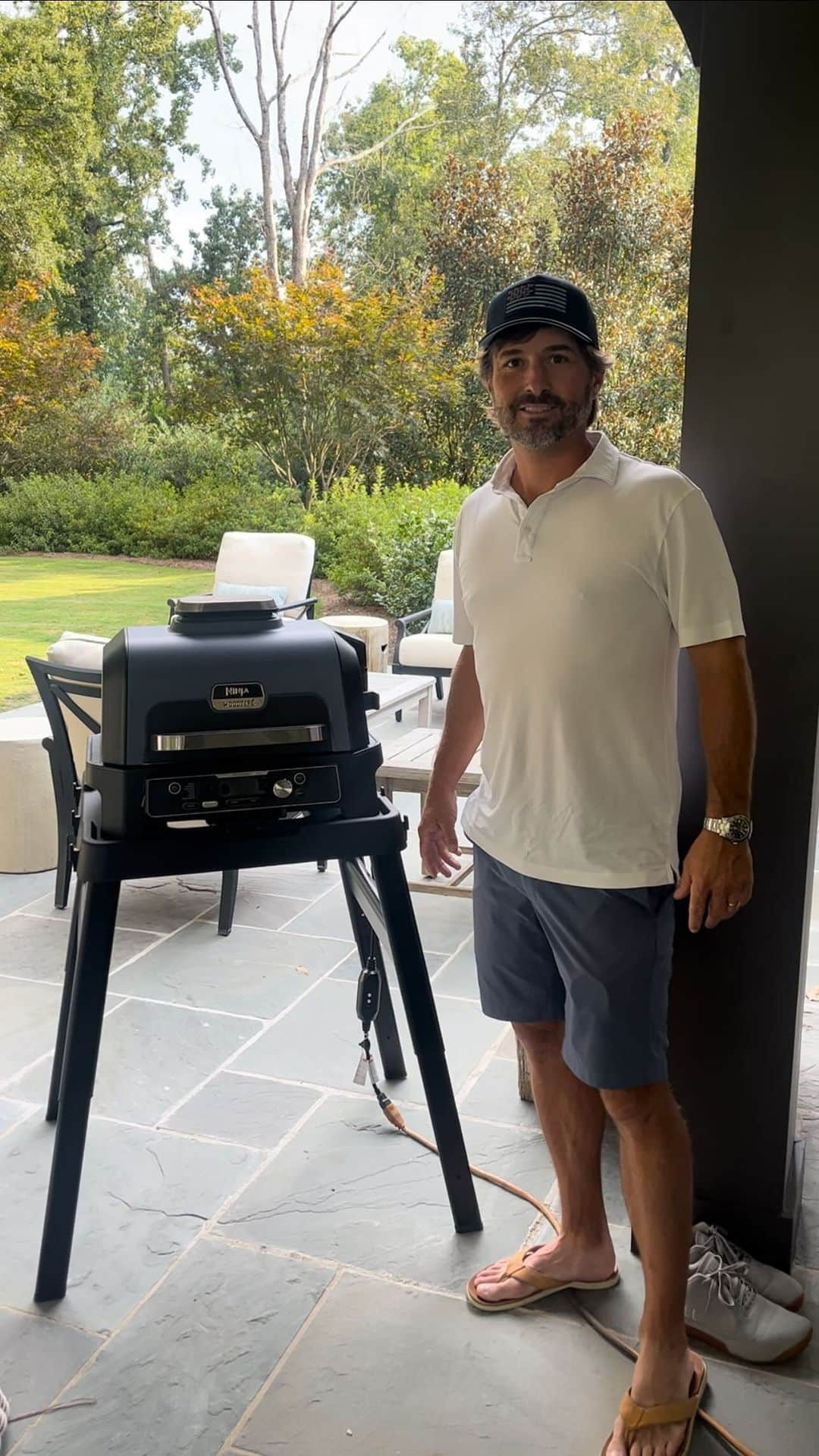 ケビン・キスナーのインスタグラム：「New hobby…grilling with the fam on my down time all thanks to @ninjakitchen! Y’all got to check out this new Ninja Woodfire Pro Connect™ Premium XL Outdoor Grill & Smoker. #SponsoredByNinja Cooking for the fam just got quicker & easier...you can even monitor the grill through the app so you don’t have to babysit it. Link in bio 🔥   #NinjaWoodfire」