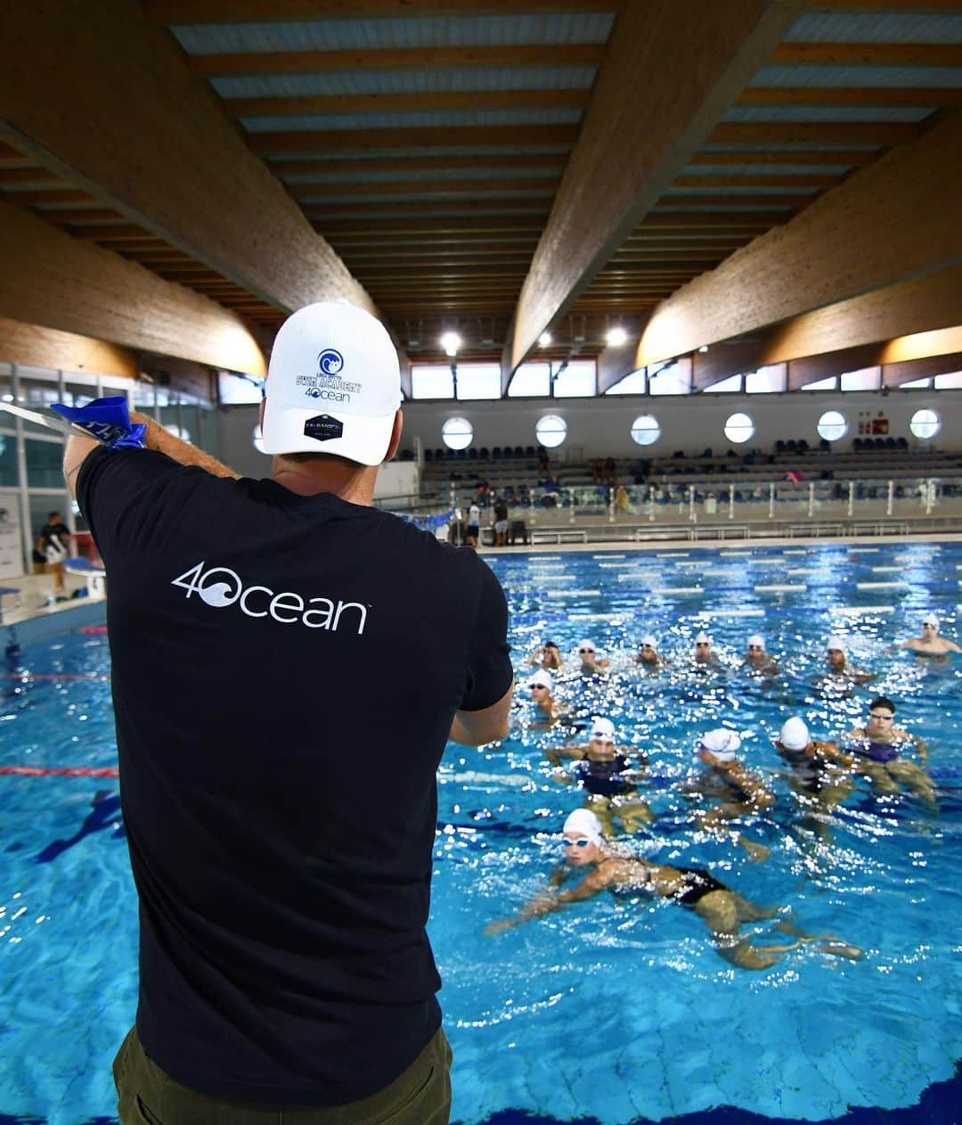 ルカ・ドットさんのインスタグラム写真 - (ルカ・ドットInstagram)「Inspiring new generations 💙🏊🏼‍♂️💧 @4ocean  @lucadottoswimacademy」9月6日 4時48分 - dottolck