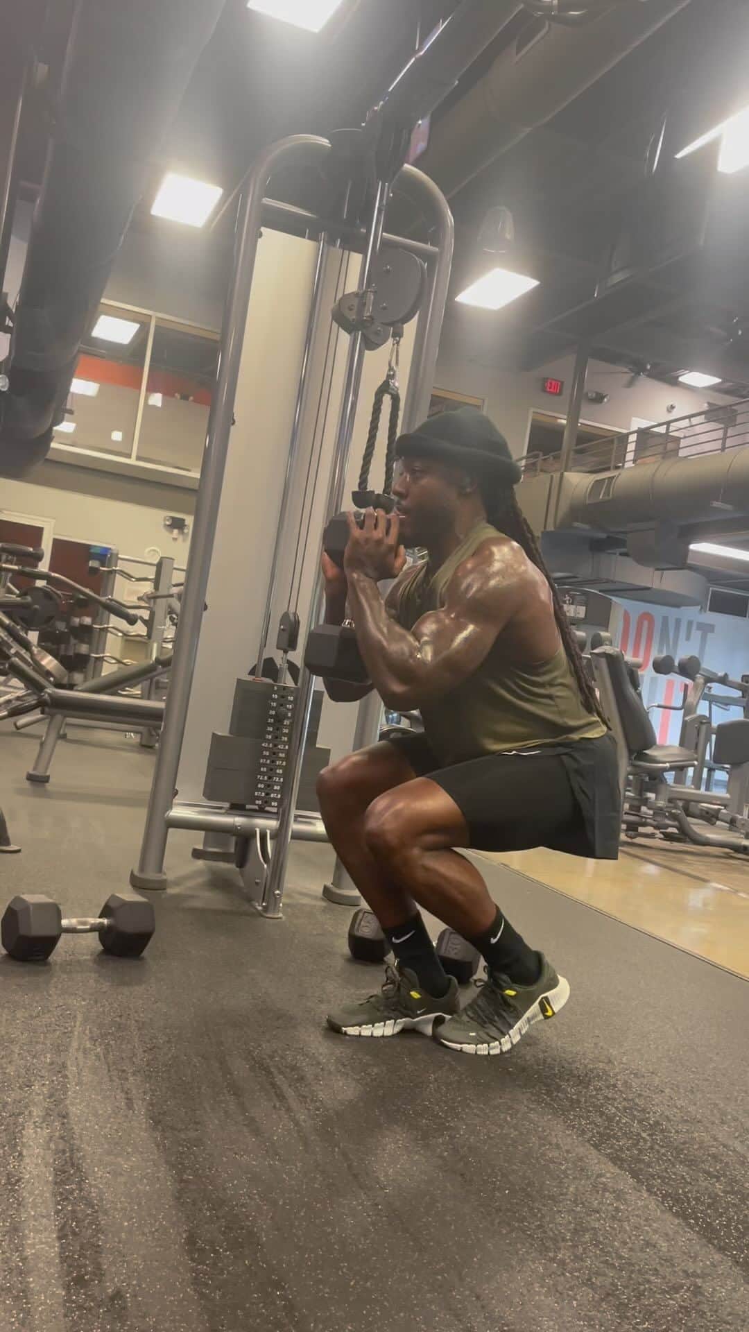 エイス・フッドのインスタグラム：「#Shredded the Hardknock way! 💪🏿😂  — New Music soon!」