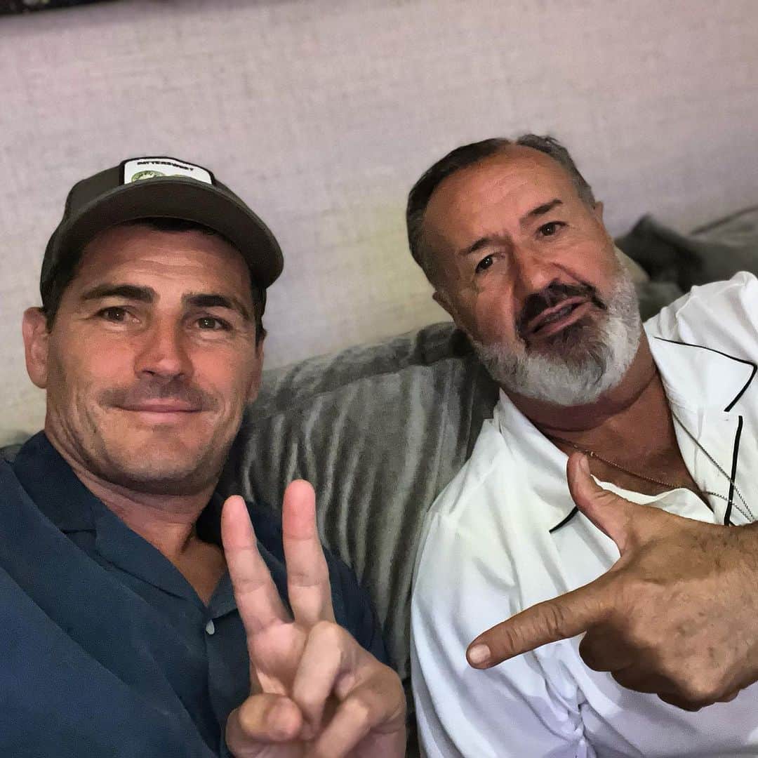 イケル・カシージャスのインスタグラム：「Dame tomates, calabacín, cebollas y lechuga! Dame un @dr.angelmartin en mi vida! Navalacruz > Navarrevisca」