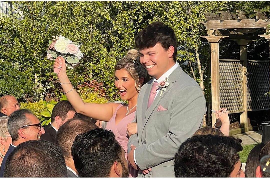 ロージー・オドネルのインスタグラム：「wedding fun for teresas brother !!! #blakey」