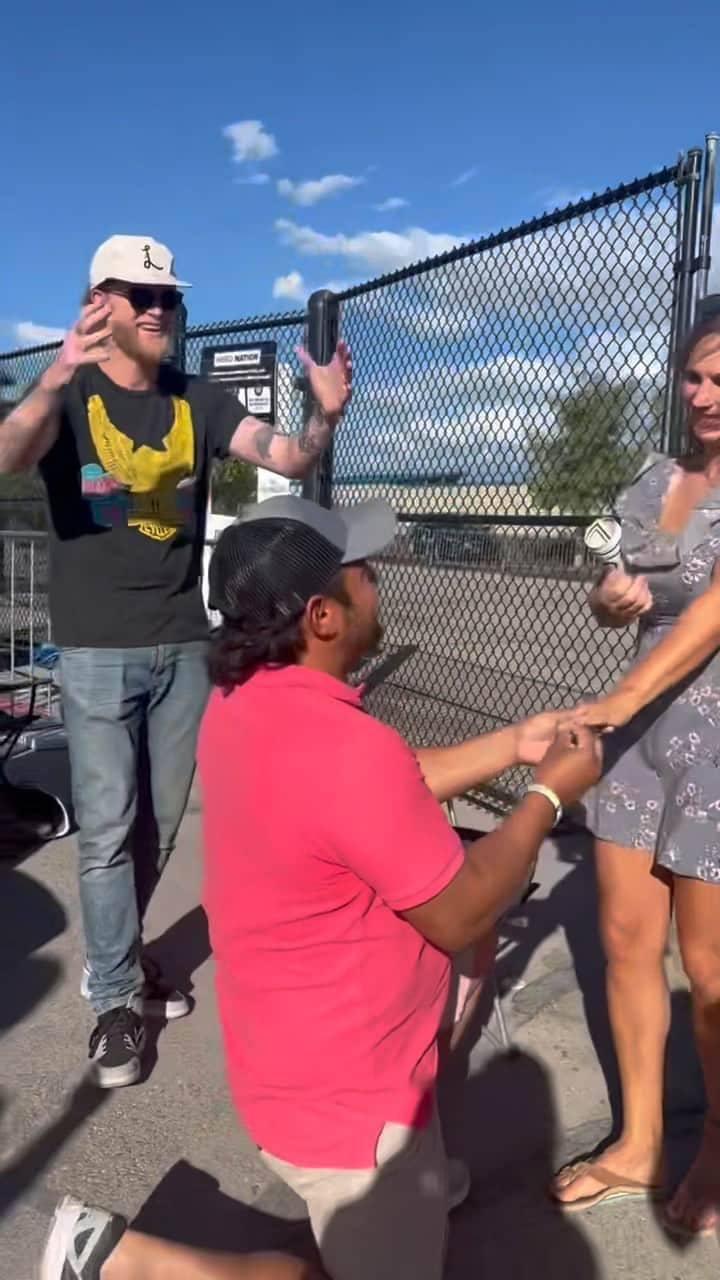 The Lumineersのインスタグラム：「We get to meet some pretty amazing people on tour. She said yes, BTW 💙」