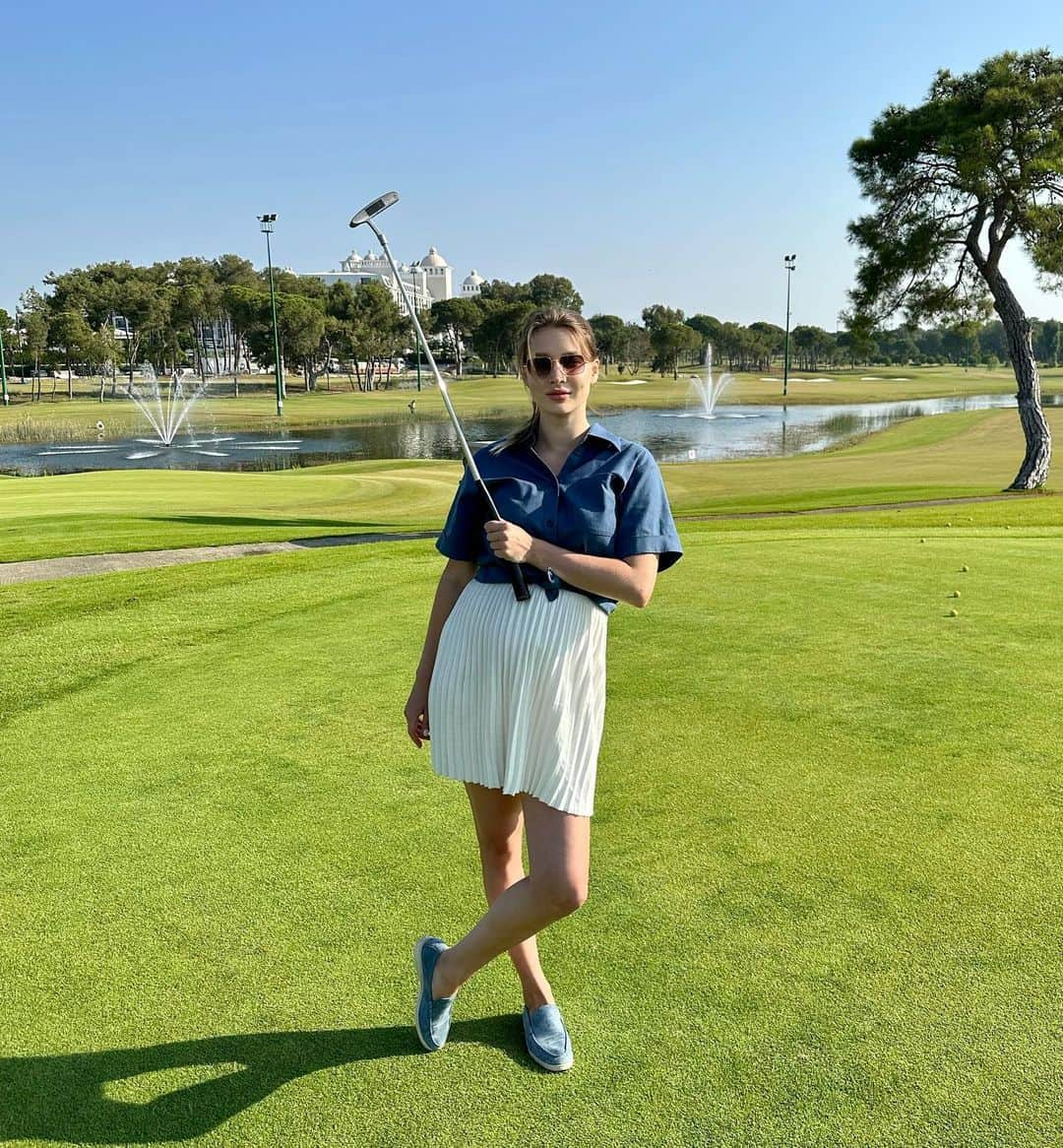 マリア・ソツコワさんのインスタグラム写真 - (マリア・ソツコワInstagram)「Наша первая игра в гольф⛳️ У нас вроде неплохо получалось👌🏼」9月6日 17時14分 - m_a_r_i_y_