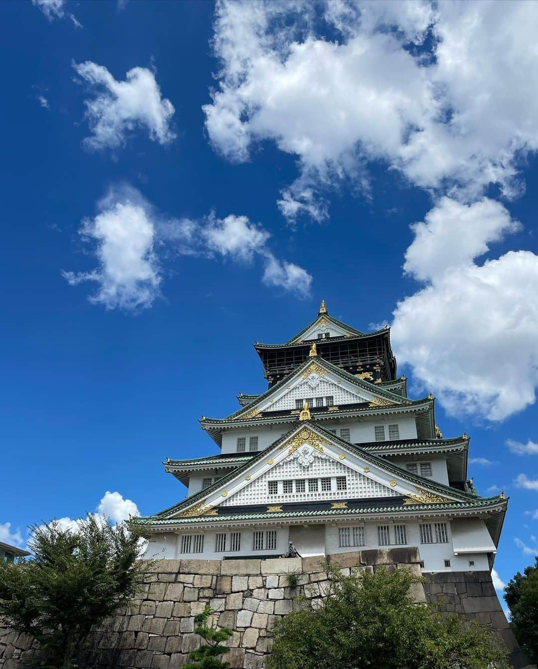 本田さとみさんのインスタグラム写真 - (本田さとみInstagram)「大阪城混んでた〜🏯  #大阪城 #旅行 #姉妹」9月6日 15時54分 - kirimi_hm