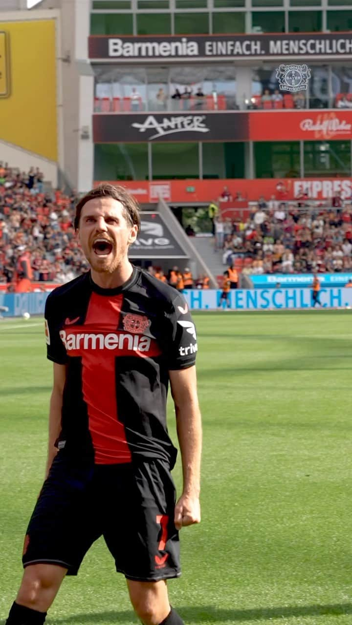 ヨナス・ホフマンのインスタグラム：「💪 First Bundesliga goal under the cross - and what a beauty! 😍  🔙 #B04SVD #Werkself」