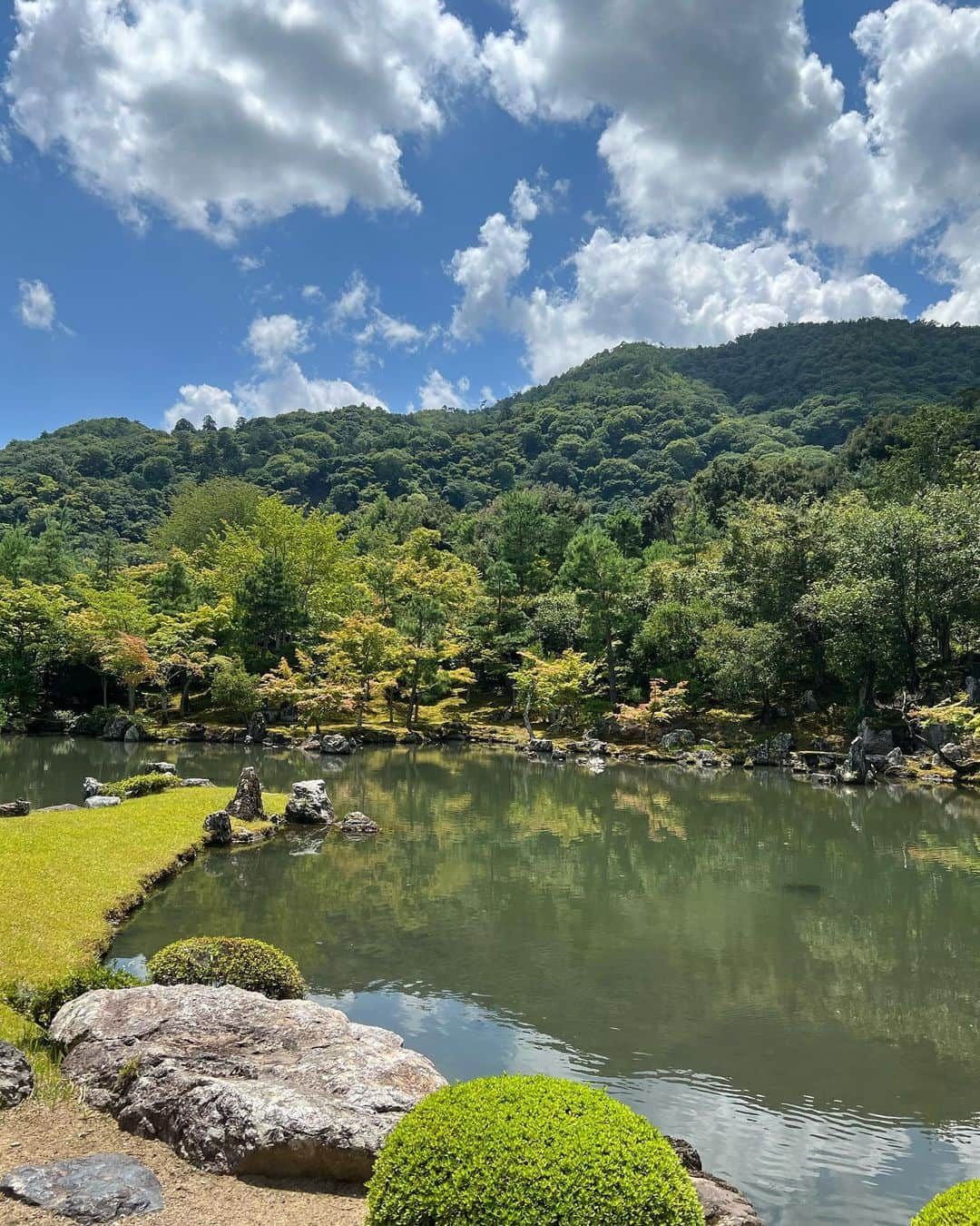 中村水咲さんのインスタグラム写真 - (中村水咲Instagram)「天龍寺→嵯峨野 竹林の小径→清涼寺→大覚寺→仁和寺→先斗町ぷらぷら🌸  #京都 #kyoto #天龍寺 #天龍寺庭園 #tenryuji #竹林の小径 #嵯峨野竹林 #清涼寺 #seiryoji #大覚寺 #daikakuji #光源氏 #仁和寺 #にんなじ #ninnaji #先斗町 #歴史 #世界遺産 #旅行 #休日 #マイペース #みさきてぃ #高身長女子 #ゲーム女子 #グルメ女子 #御朱印巡り #御朱印帳 #スーパーロングヘア #漂亮 #summer」9月6日 15時53分 - misaki_mania