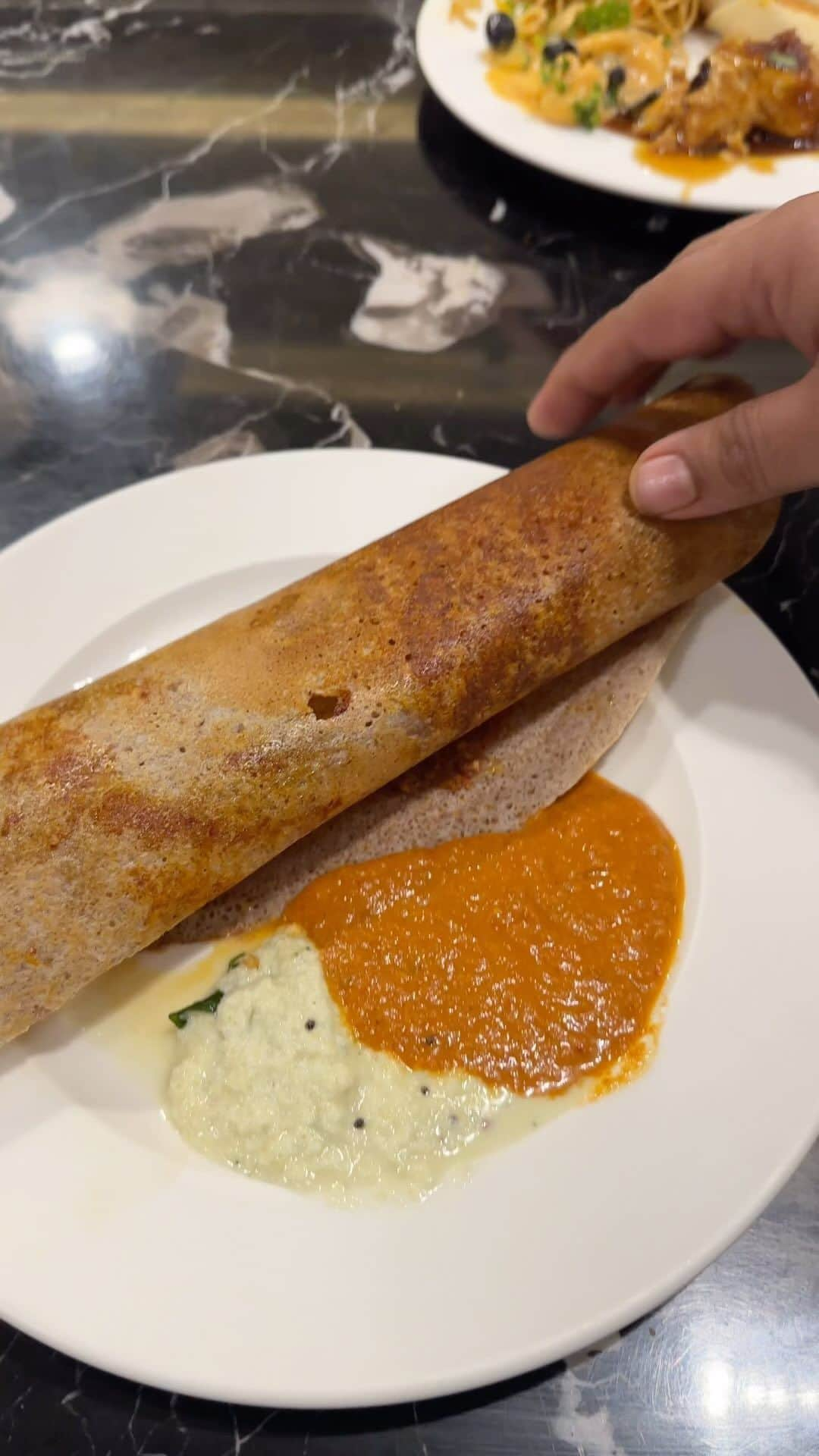 Karan Duaのインスタグラム：「Bangalore Ke Dosa's Ke Bare Mai Kya Khayal Hai ??  Which Place Is Better For South Indian In Bangalore?? #dilsefoodie #food #southindia #bangalore」