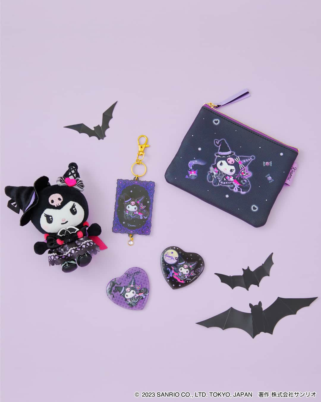 Sanrio Purolandのインスタグラム：「🔖保存推奨🖤🖤 クロミ好きのみなさんへ🖤  明日9月8日(金)～発売！ スペシャルイベント「PUROHALLOWEEN」の注目グッズはどれかな？🎃  🪄マスコット　2,860円(税込) 🪄キャラクターキーホルダー　990円(税込) 🪄ポーチ　1,650円(税込) 🪄ツイン缶バッジ　880円(税込)  お気に入りを見つけて、ぜひゲットしてね✨  他にも、クリアファイルやお菓子など、様々なグッズを発売するよ👻 気になった方は、サンリオピューロランドのHPをチェックしてね💜  ※掲載されている商品は、予告なく品切れ・完売となる場合もございます。予めご了承ください。  #ピューロハロウィーン #サンリオピューロランド #sanriopuroland #ピューロランド #ピューロジェニック #ピューロ #サンリオ #クロミ #テーマパーク #サンリオ好き #推し事 #推しのいる生活 #かわいいものが好き #ピューロ写真部 #ゆめかわ #ゆめかわいい #KAWAII」