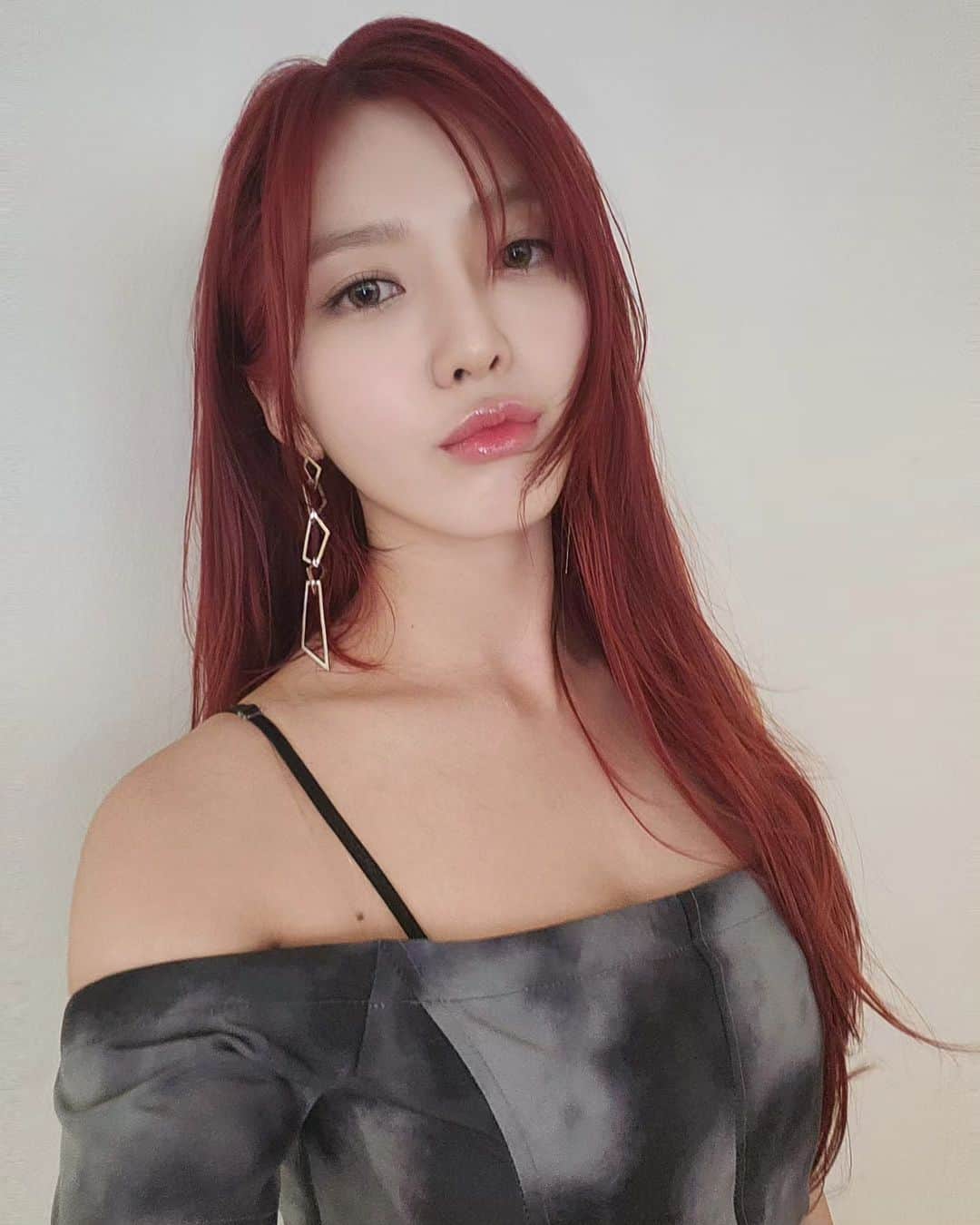 チャンミのインスタグラム：「👠서울패션위크👗  메종니카 다녀왔어요😊 아니..구두랑 가방까지 너무 귀여워서 반하고 왔자나요...🤦‍♀️🫶  #서패위2023#seoulfashionweek #maisonnica#메종니카#서울패션위크」