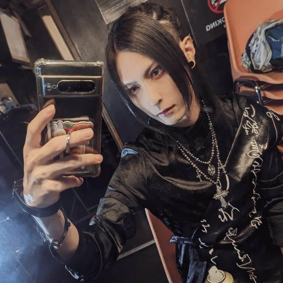 S!N（シン）のインスタグラム：「大家好  #顔が良い」
