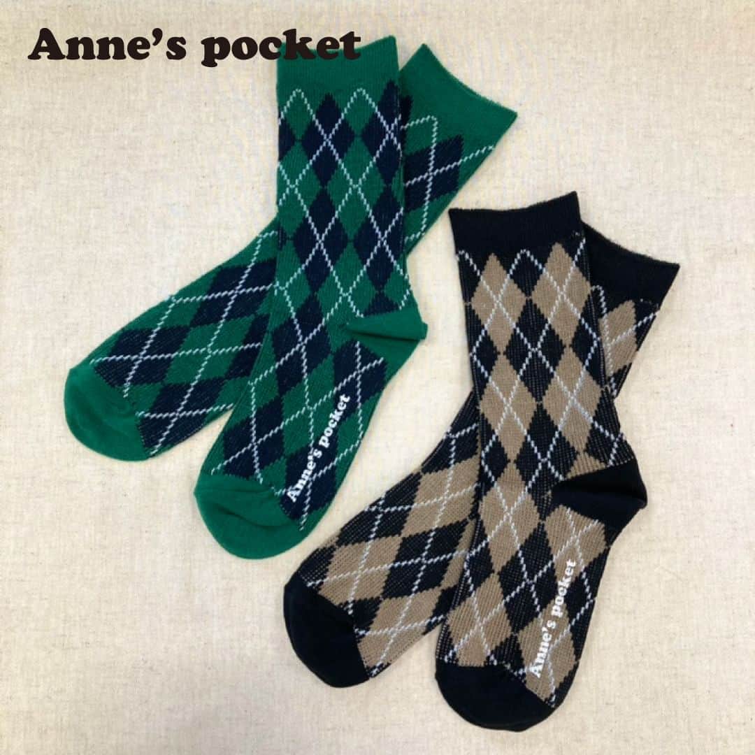 シャンブルオフィシャルさんのインスタグラム写真 - (シャンブルオフィシャルInstagram)「Anne’s pocketから秋の新作靴下のご紹介です🧦  シャンブルオリジナルブランドAnne’s pocketの靴下。 プレッピーなスタイルや、カジュアルコーデのアクセントに最適なアイテムです。  気になった方は、是非シャンブル店頭でお手に取ってご覧ください👓 皆様のご来店をお待ちしております♪  靴下　税込539円  #シャンブル #chambre #シャンブル購入品 #靴下 #annespocket #アンズポケット #アンポケ #ワードローブ #アクセント #足元倶楽部 #足元くら部 #足元コーデ #ソックス #おしゃれ好き #靴下好きな人と繋がりたい」9月6日 17時00分 - grchambre