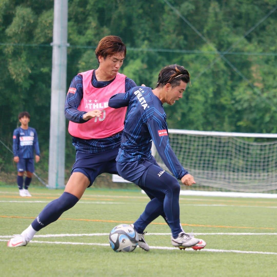 カマタマーレ讃岐のインスタグラム：「Training📸9/6（水）  9/10（日）はホーム富山戦🔥 ぜひスタジアムで応援よろしくお願いします！  🗓9/10（日）⏰18：00 KICKOFF 🏟Pikaraスタジアム #カターレ富山 戦  #カマタマーレ讃岐 #ALLFORSANUKI   9/10富山戦チケットは公式HPへ！ 当日券も販売します！」