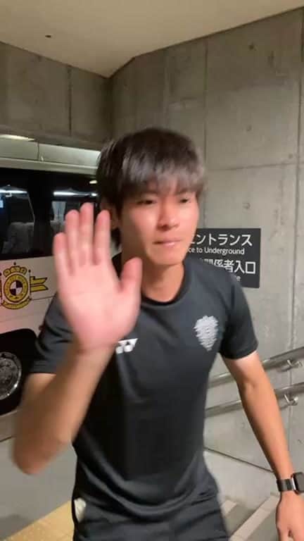 アビスパ福岡のインスタグラム：「チームバス到着シーンをお届けしました。  本日のルヴァンカップFC東京戦、応援よろしくお願いします⚽️  #アビスパ福岡」