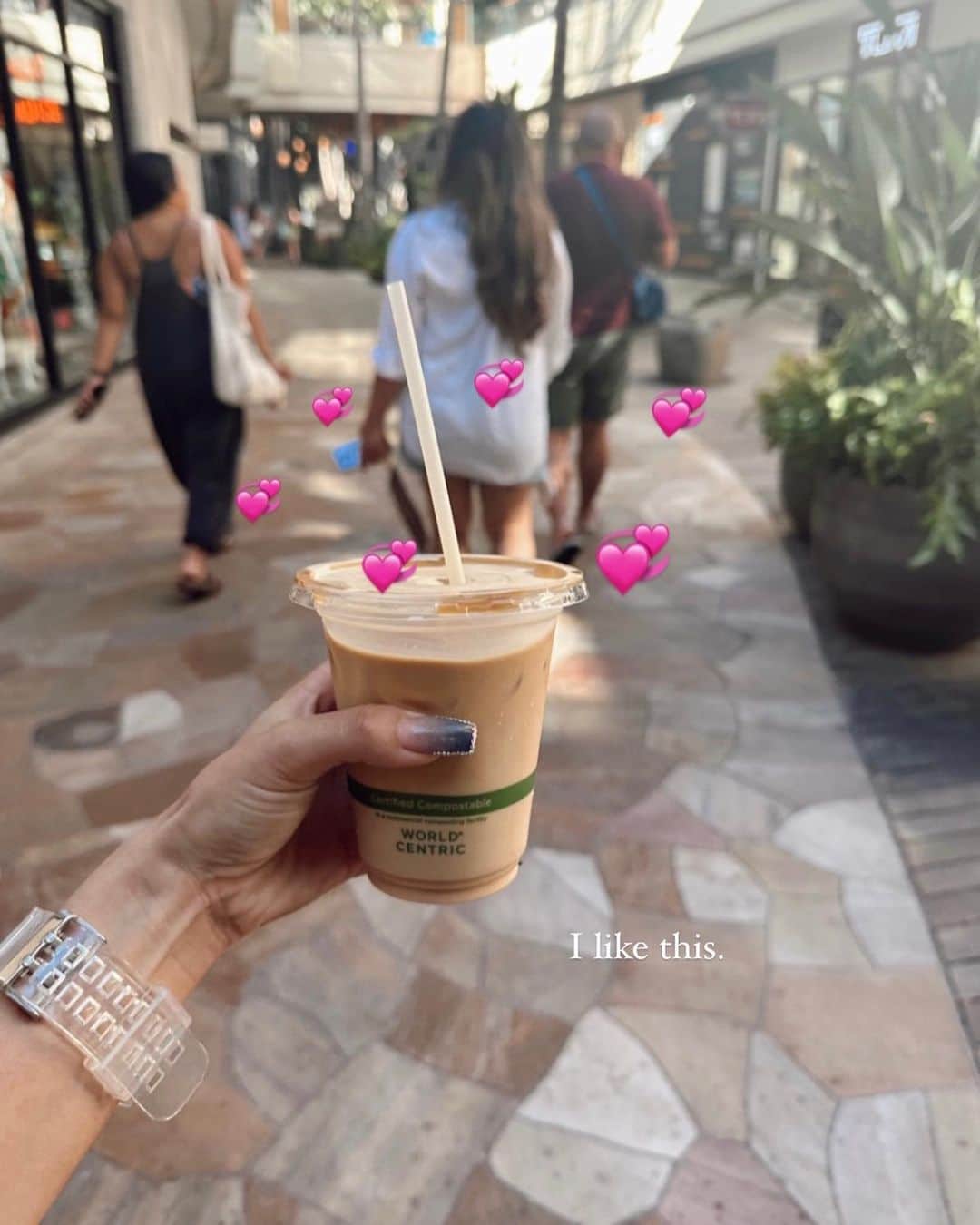 ✷kana✷のインスタグラム：「私のすきなラテ💞  #hawaii#morning#coffeeshop#konacoffee#icelatte#アイスラテ#コナコーヒー#カフェ活#朝活カフェ」