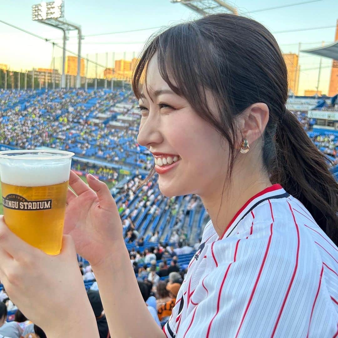 平野詩乃さんのインスタグラム写真 - (平野詩乃Instagram)「⚾️🍺 昨日の神宮！！ サイスニード投手のホームランを目撃！嬉しかった〜✨🍩  #swallows #東京ヤクルトスワローズ #野球女子 #ビール女子  #すわほー ならず🥹」9月6日 8時59分 - hirano.shino