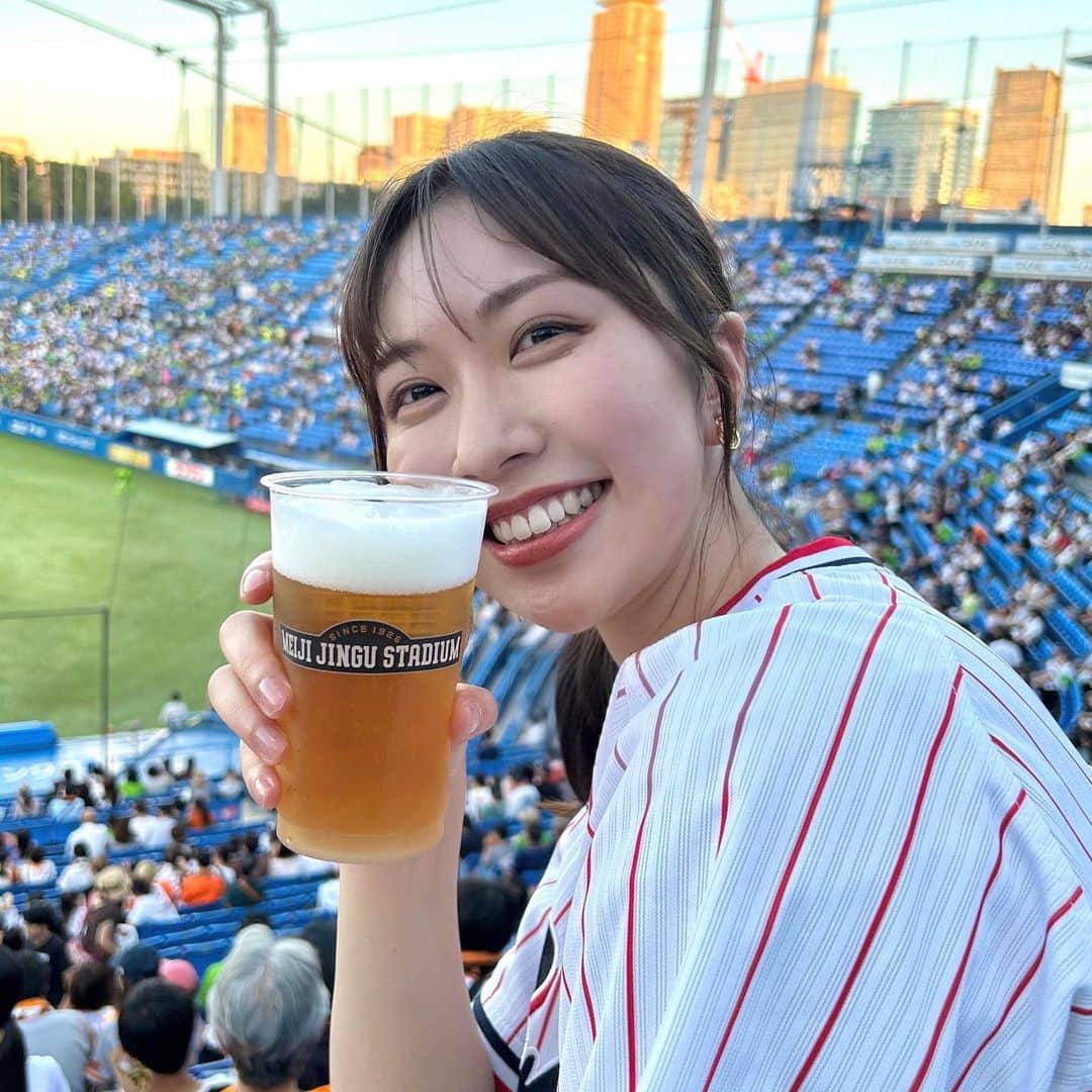 平野詩乃さんのインスタグラム写真 - (平野詩乃Instagram)「⚾️🍺 昨日の神宮！！ サイスニード投手のホームランを目撃！嬉しかった〜✨🍩  #swallows #東京ヤクルトスワローズ #野球女子 #ビール女子  #すわほー ならず🥹」9月6日 8時59分 - hirano.shino
