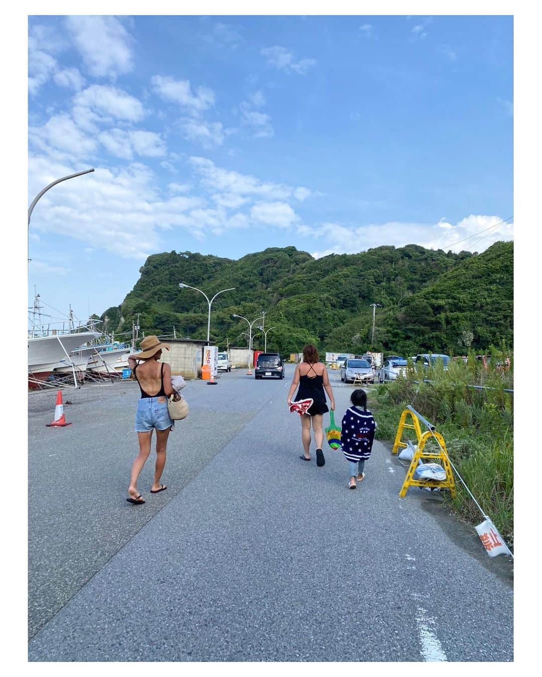 のインスタグラム：「・ 夏の思い出☻  @kaoritakahashi のおうちへ w/ @naokotani___  楽しかった夏の日  thank you♡」