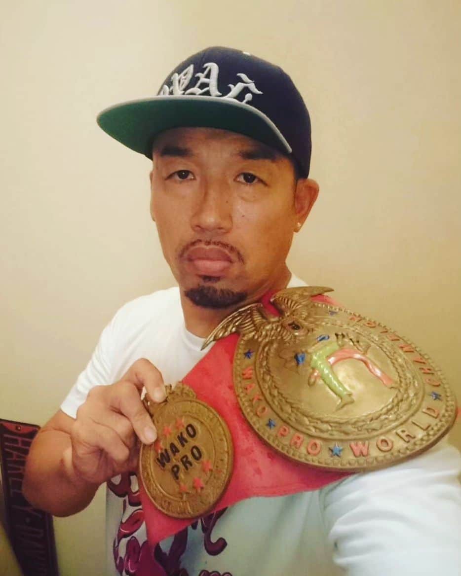 武蔵さんのインスタグラム写真 - (武蔵Instagram)「家の整理をしていたら  W.A.K.Oのチャンピオンベルトが。  3度目の正直でカークウッド・ウォーカーに勝って獲得した初めての世界タイトルです。  #武蔵 #k1 #k1wgp #キックボクシング#kickboxing  #muaythai  #karate  #wako #wakokickboxing  #ヘビー級  #heavyweight  #champion」9月6日 9時45分 - musashi_k1karate
