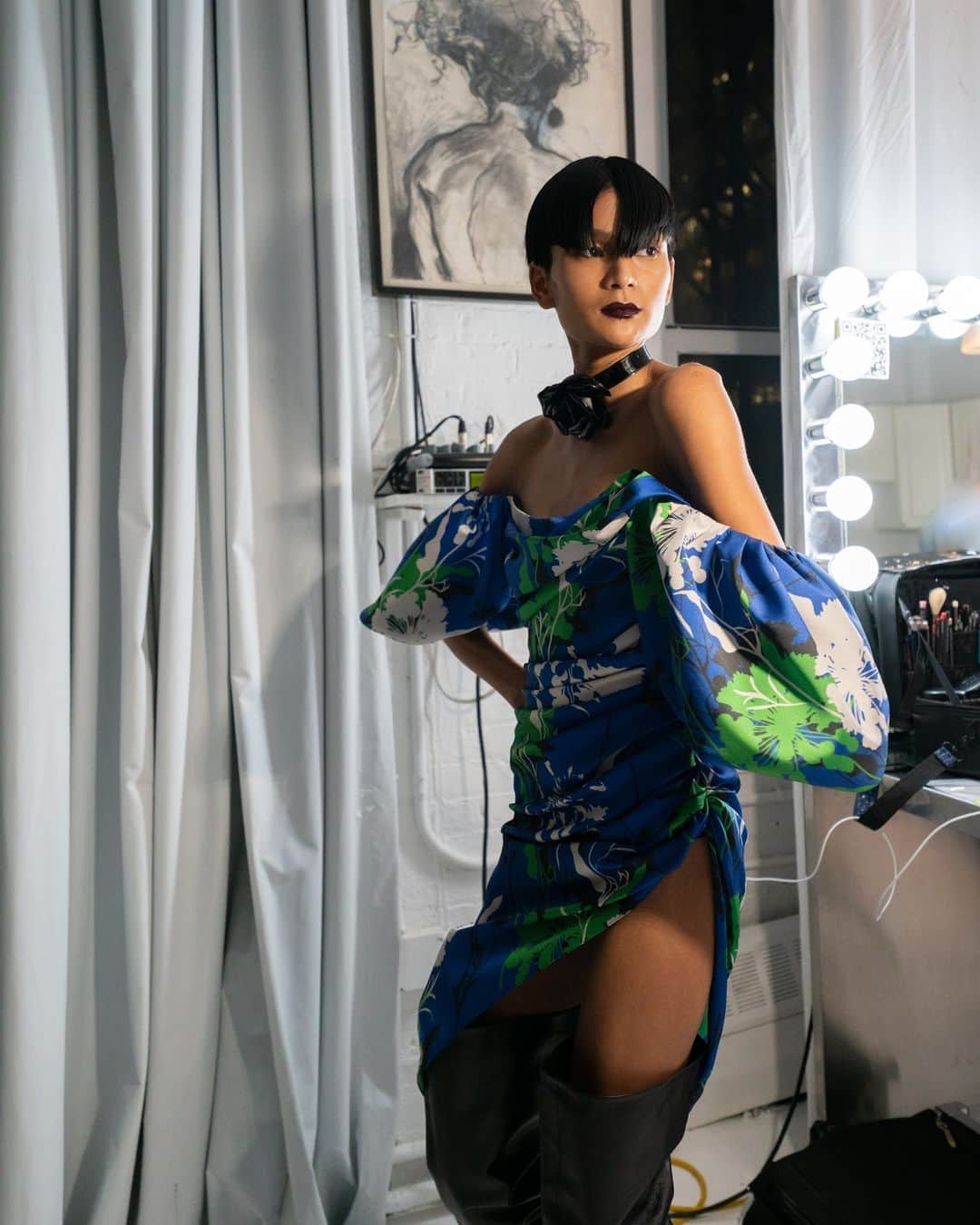 プラバルグルンのインスタグラム：「Serene Sophistication⁠ ⁠ Cowl Neck Side Ruched Dress in Cobalt Multi from the Pre-Fall 2023 collection⁠ ⁠ Photo by @raelyks」