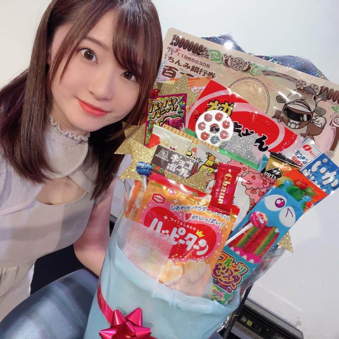 初美沙希のインスタグラム：「きずぽんのイベントにゲスト出演！！ 楽しかった😊❤️ シャンパンやお菓子、ゴチドリンク、プレゼントもありがとうございました✨」