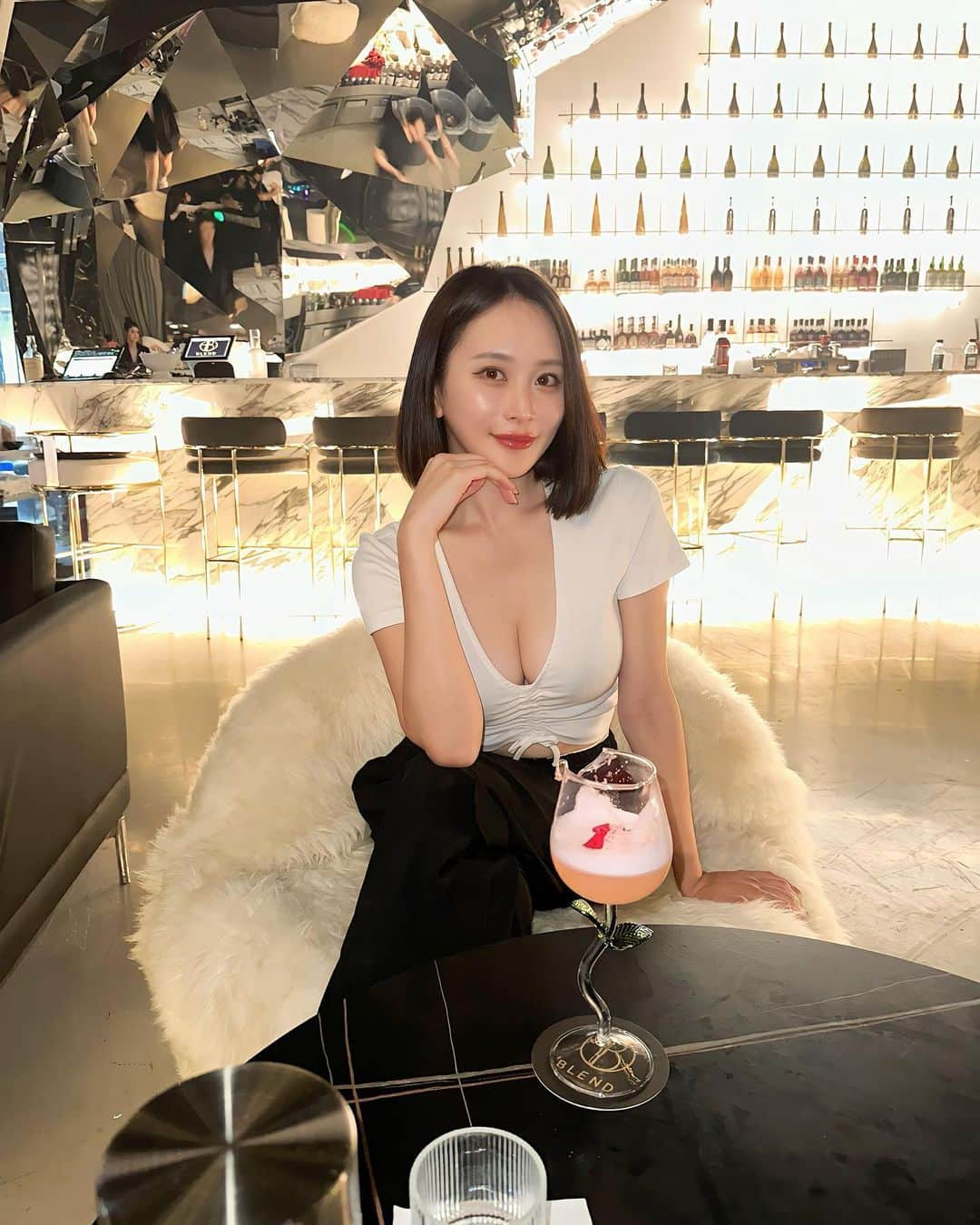 福江菜々華のインスタグラム：「おすすめしてもらったBAR 雰囲気良くて素敵だった🍸✨」