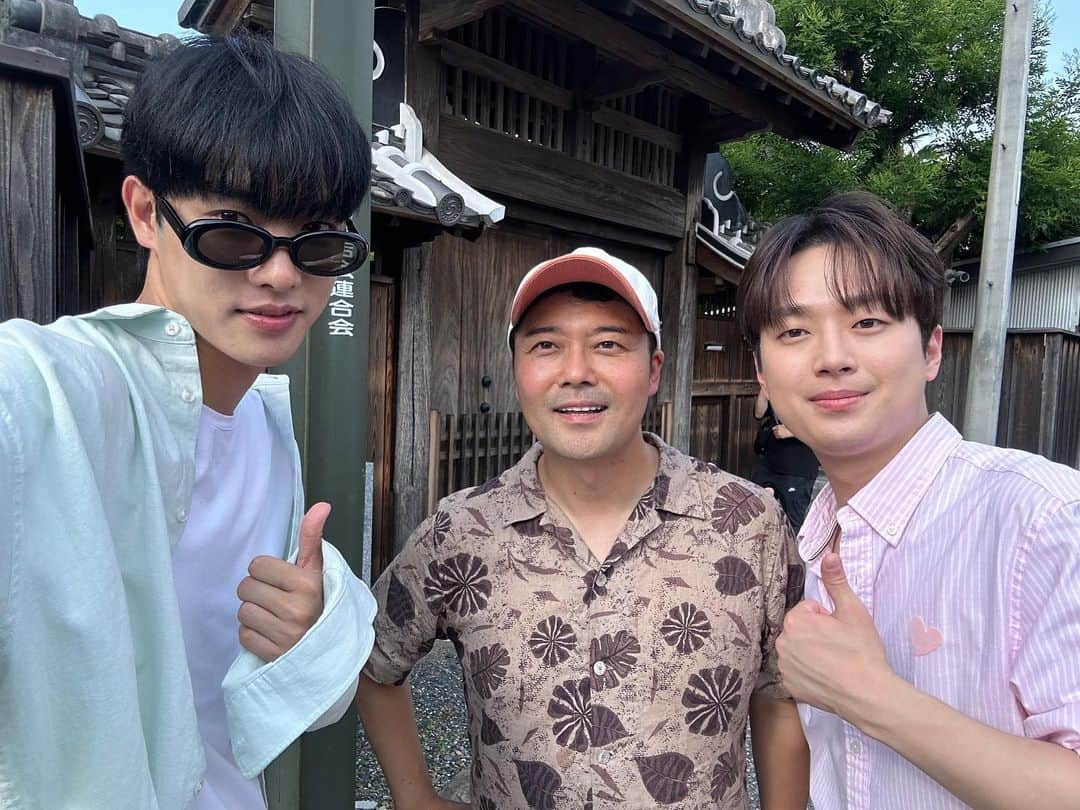 寺田拓哉のインスタグラム：「#✈️ 한여름 온천 체험을 마치고, 볼빤간(?) 현무형과 큐티섹시 찬원이랑 이바라~#키 🤟 . . #톡파원25시 #고향 #여행」