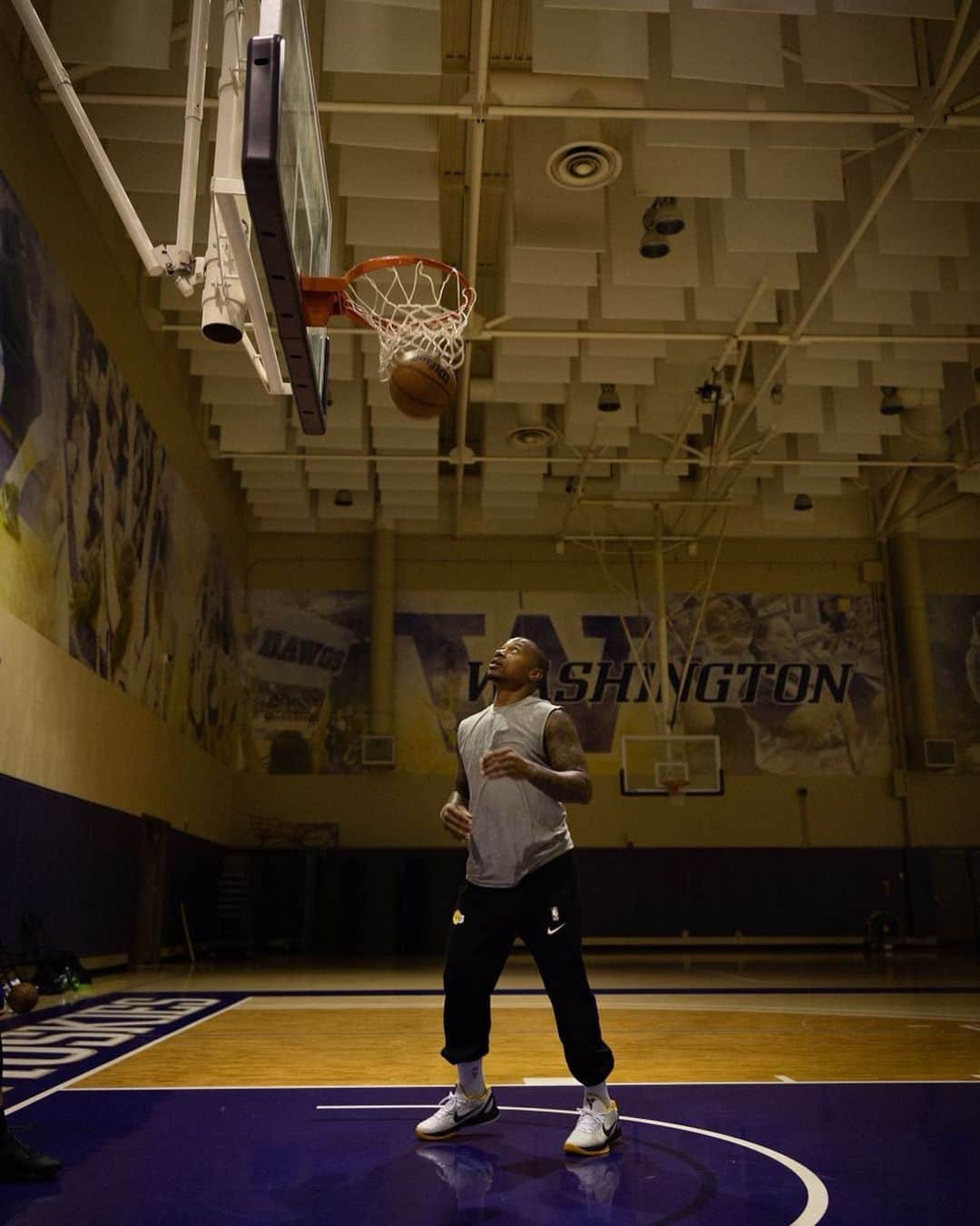 アイザイア・トーマスのインスタグラム：「This ball means so much to me!  I know there’s somebody out there that has the same exact feelings I have for the game. Even if the game doesn’t treat you like you think it should, just keep going! I promise you just keep at it. The game shows no emotion to you back!! The quicker you realize that then the more free your mind will be. Love this game with all you got knowing it can’t and won’t give you that same love back! For that one person that has these same feelings for the game that I do, PLEASE KEEP GOING, PLEASE KEEP FIGHTING! This game can’t love you back but it can bless you with more than you can ever imagine if you just stay the course and don’t cheat this shit. The JOURNEY is what you should be chasing not all the extras that comes with this game.  SLOW GRIND 🏁 📸: @jmills_live」